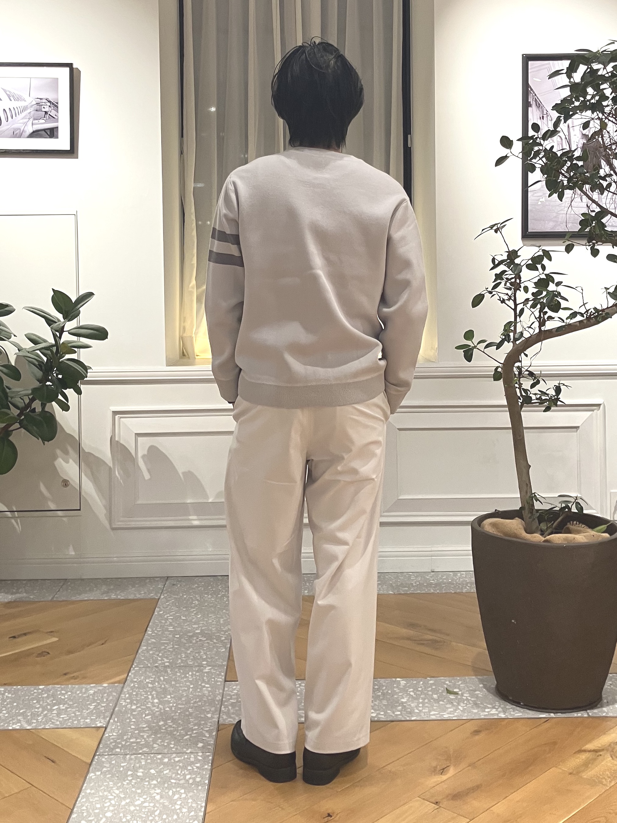 junyaさんの「DRESSTERIOR｜ウォッシャブル アームライン ラウンドカーディガン」を使ったコーディネート
