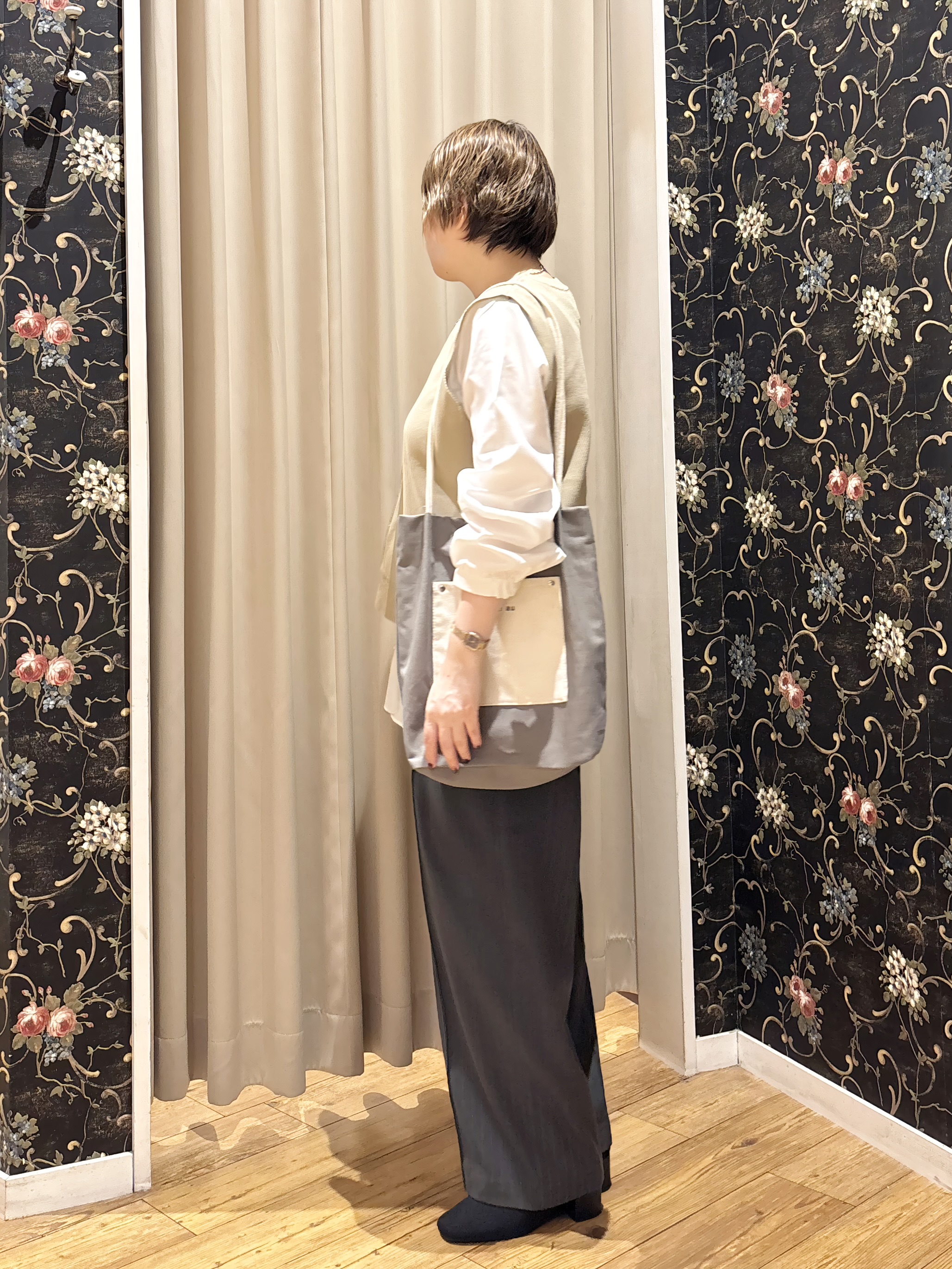 たみさんの「SHOO･LA･RUE｜【2点セット/S-LL】着回し自在 スポンディッシュニットベスト＆フレアシャツ」を使ったコーディネート