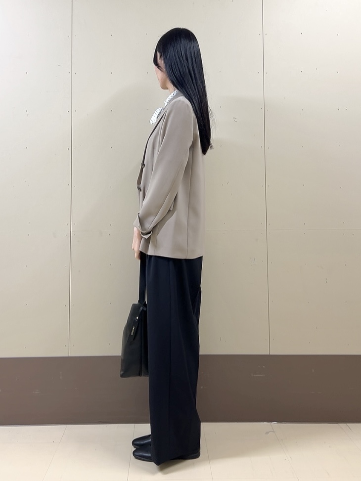 sechiさんの「UNTITLED｜【新色追加/セットアップ可】エアリー ダブルブレストジャケット」を使ったコーディネート