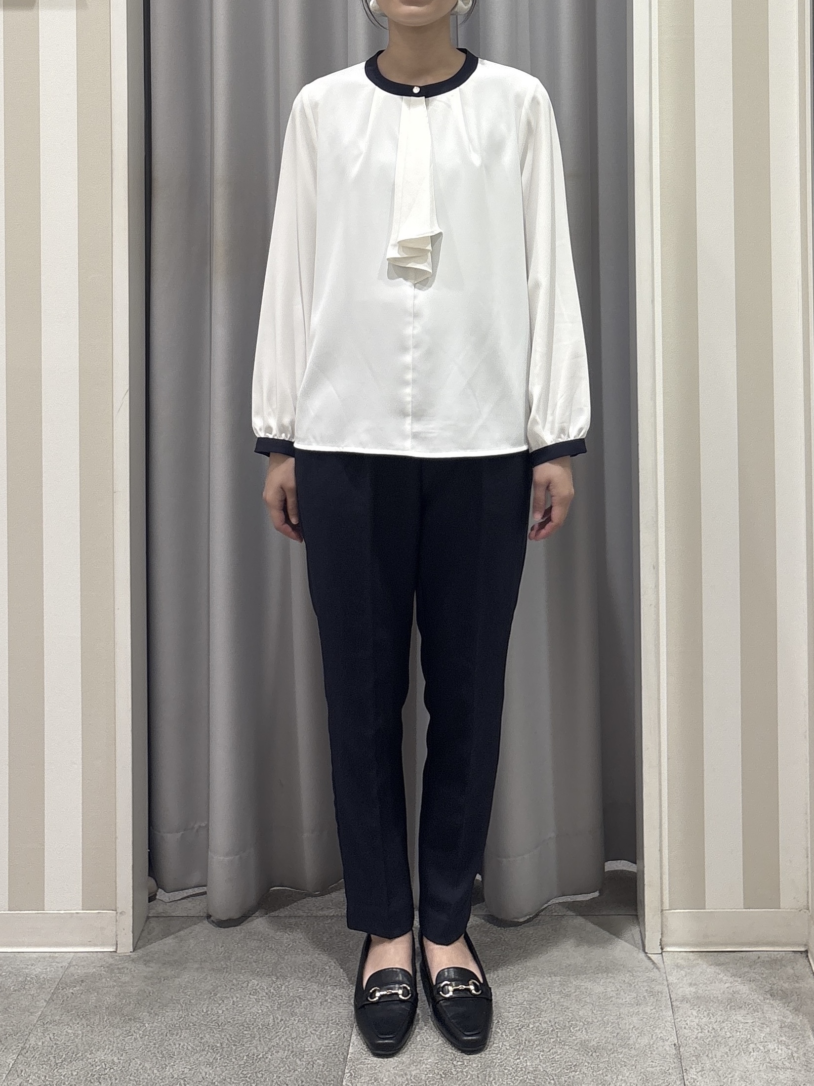 Rikaさんの「SHOO･LA･RUE｜【セットアップ可/通勤/洗濯機可/SS-LL】女性らしく決まる カラーレスジャケット」を使ったコーディネート