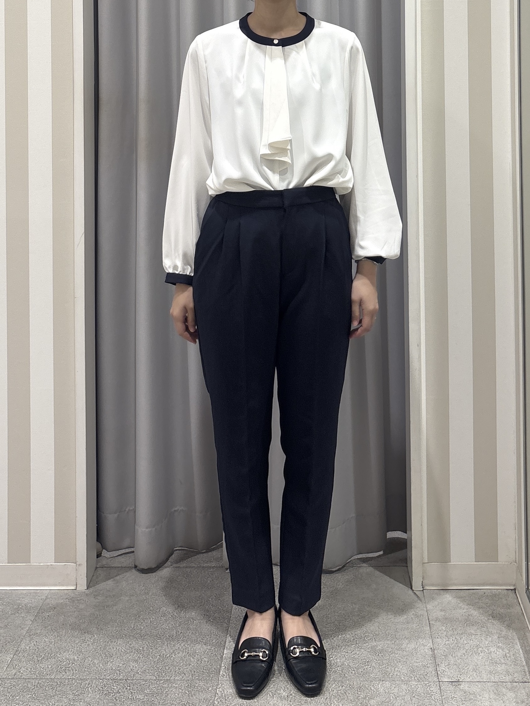 Rikaさんの「SHOO･LA･RUE｜【セットアップ可/通勤/洗濯機可/SS-LL】女性らしく決まる カラーレスジャケット」を使ったコーディネート