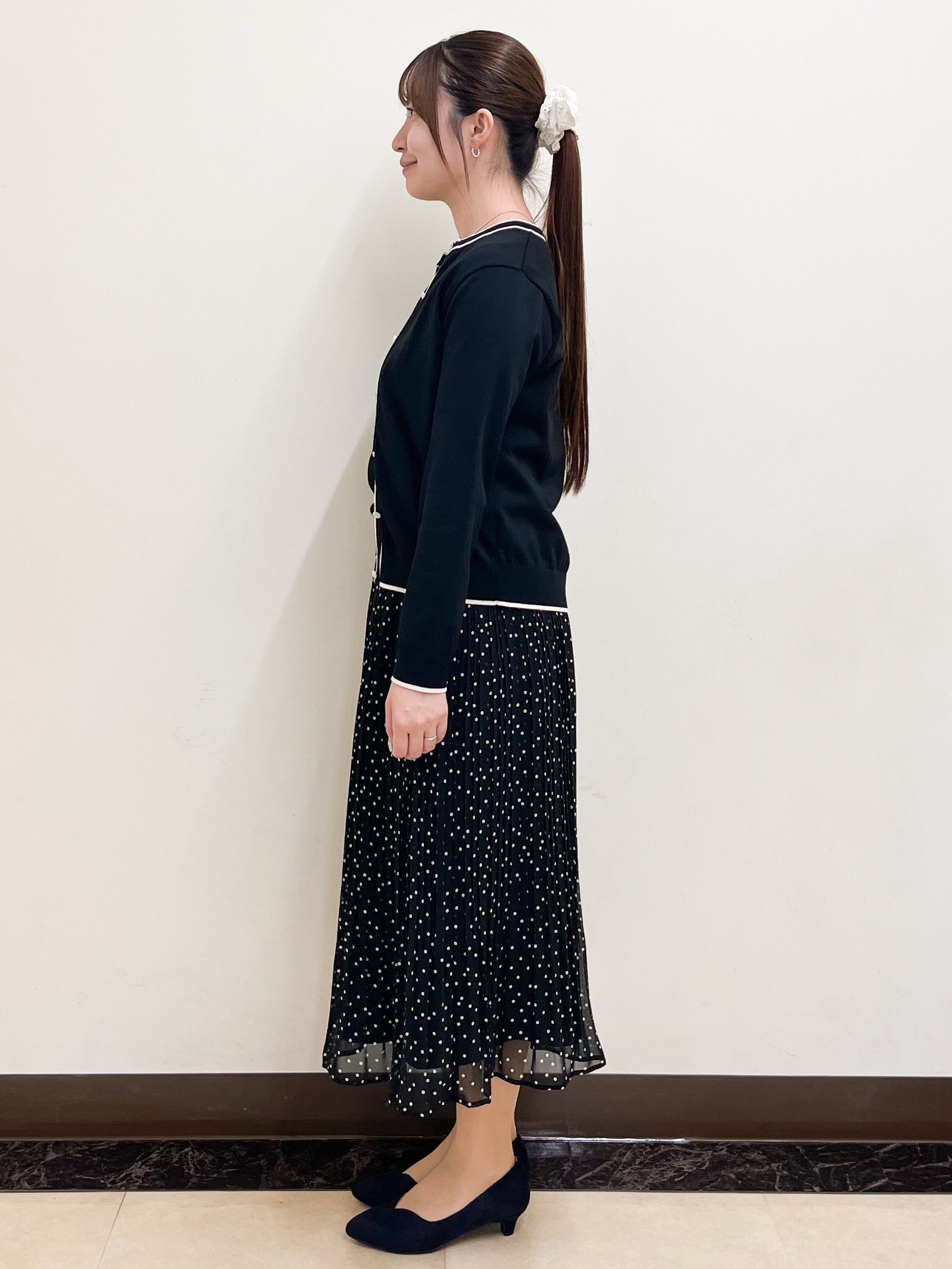 mikikoさんの「Reflect｜【UVカット／アンサンブル／手洗い可】バイカラーニットカーディガン」を使ったコーディネート