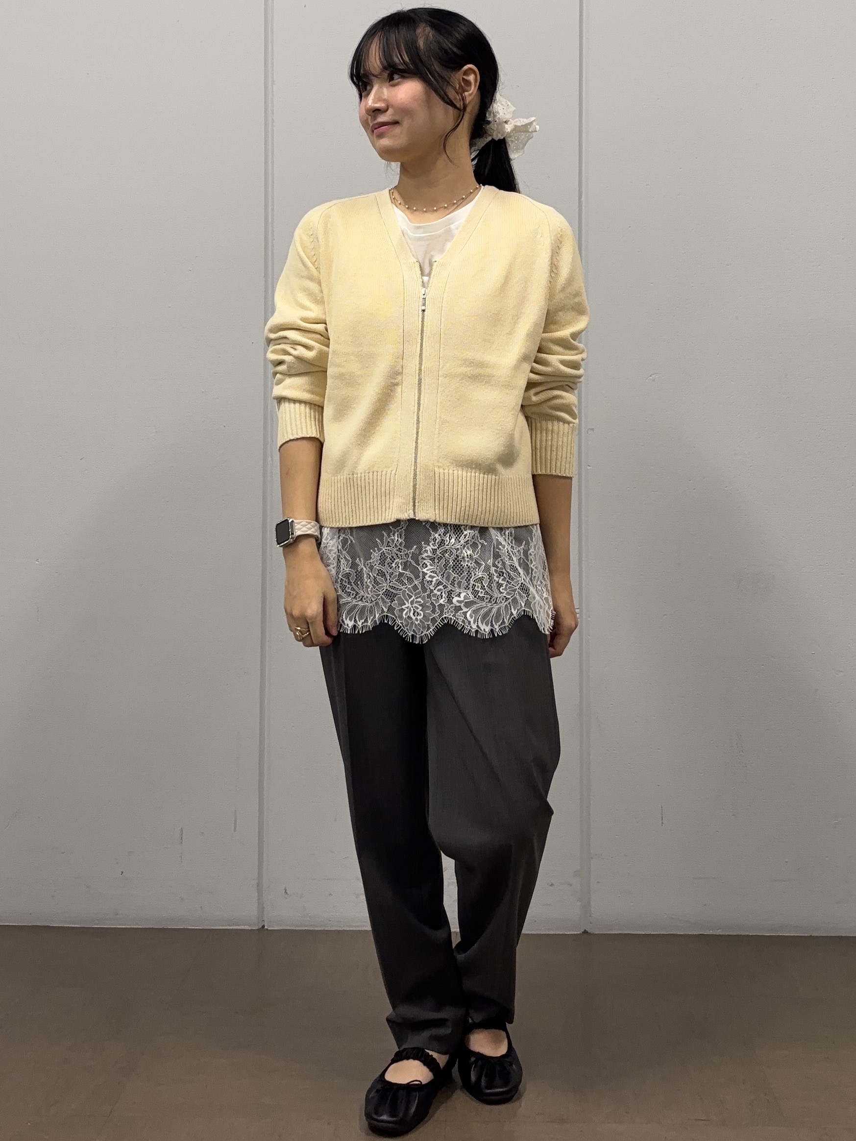 岩本優さんの「UNTITLED｜【アンサンブル可/秋羽織り】杢調ジップカーディガン」を使ったコーディネート