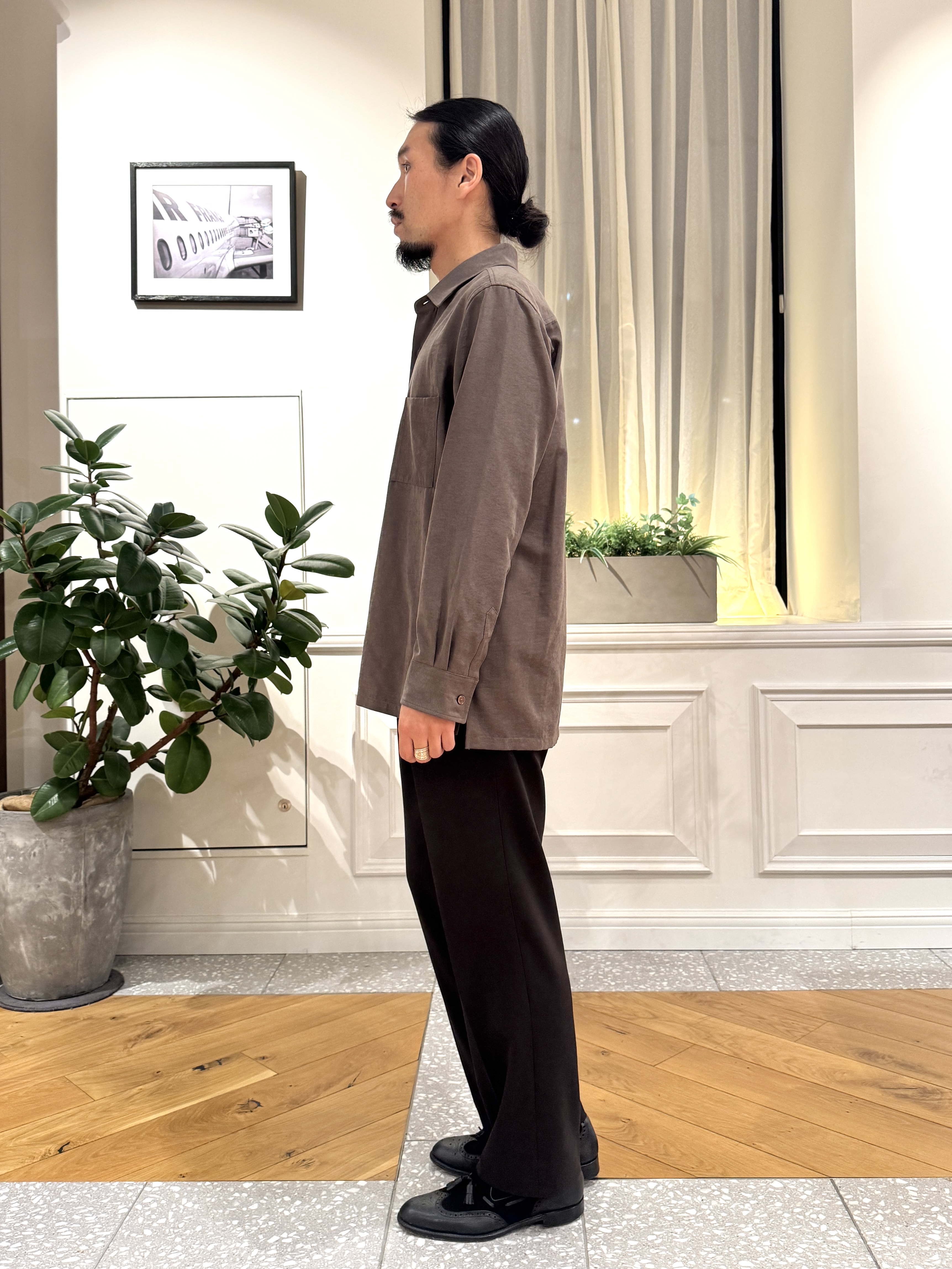 kawarataniさんの「DRESSTERIOR｜【ウォッシャブル】スウェードタッチ キュプラフィブリル シャツ」を使ったコーディネート