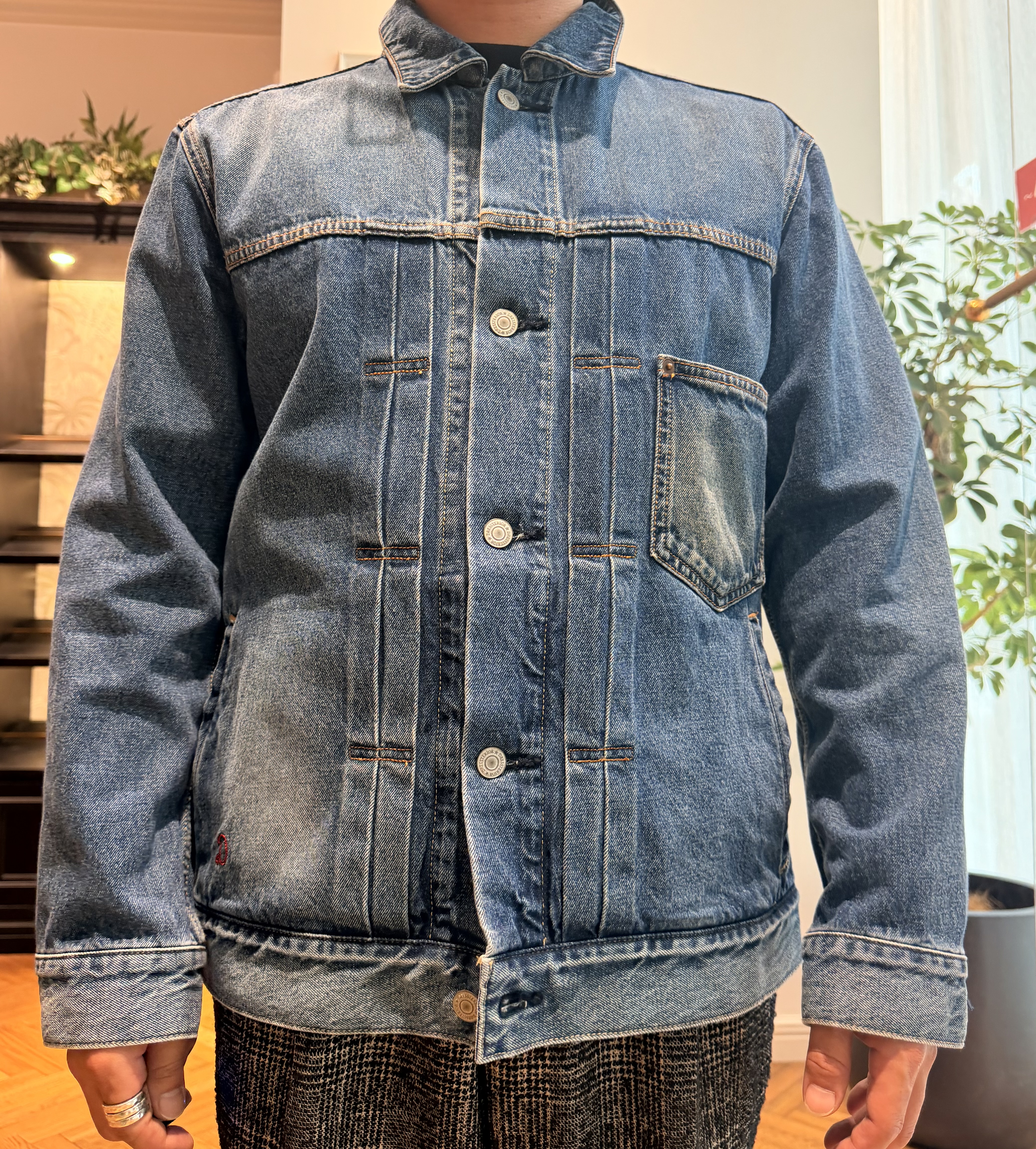 鶴田大士さんの「DRESSTERIOR｜【セットアップ可】ループグレンチェック ワイドパンツ」を使ったコーディネート