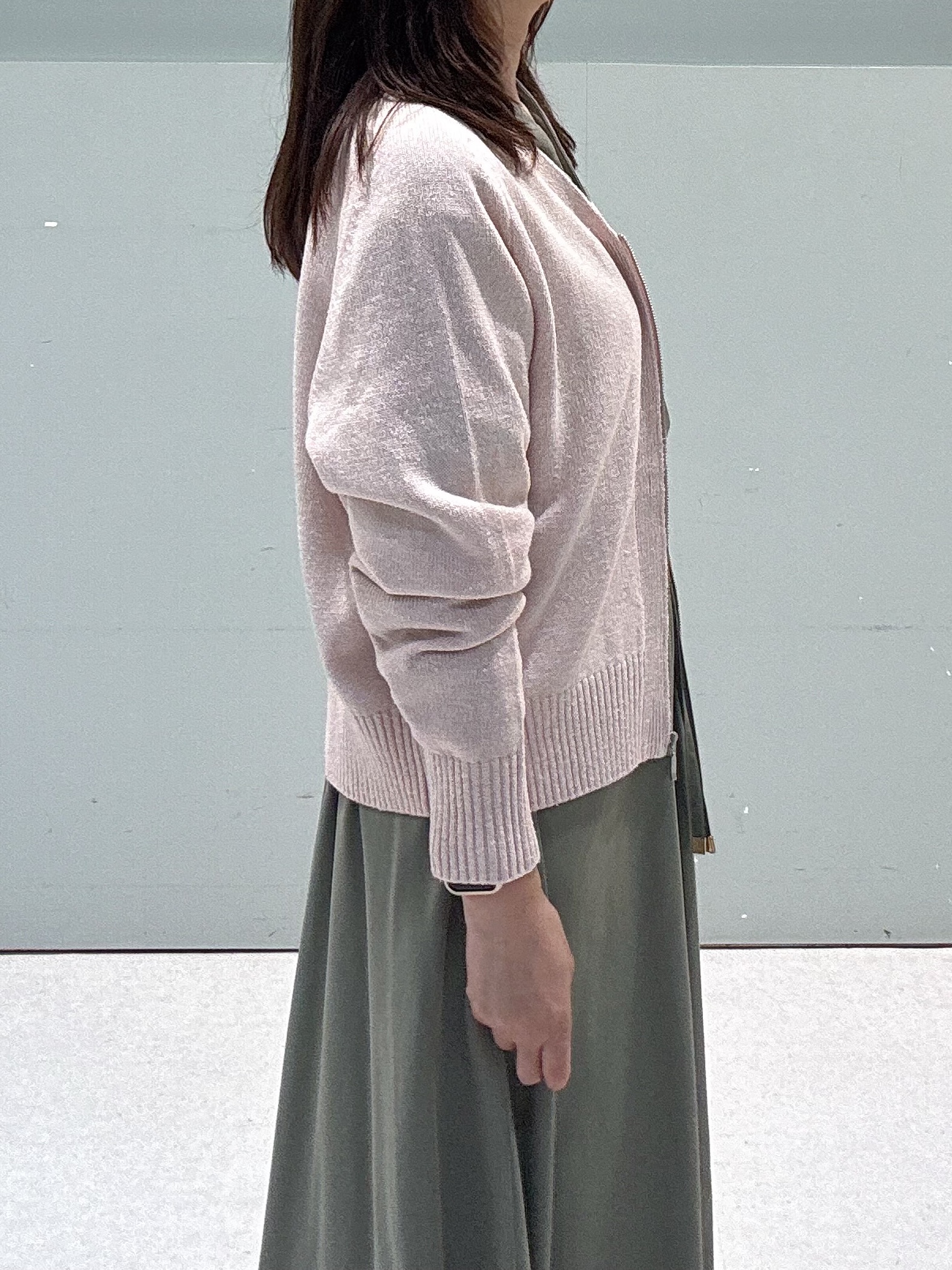 makiさんの「UNTITLED｜【アンサンブル可/秋羽織り】杢調ジップカーディガン」を使ったコーディネート