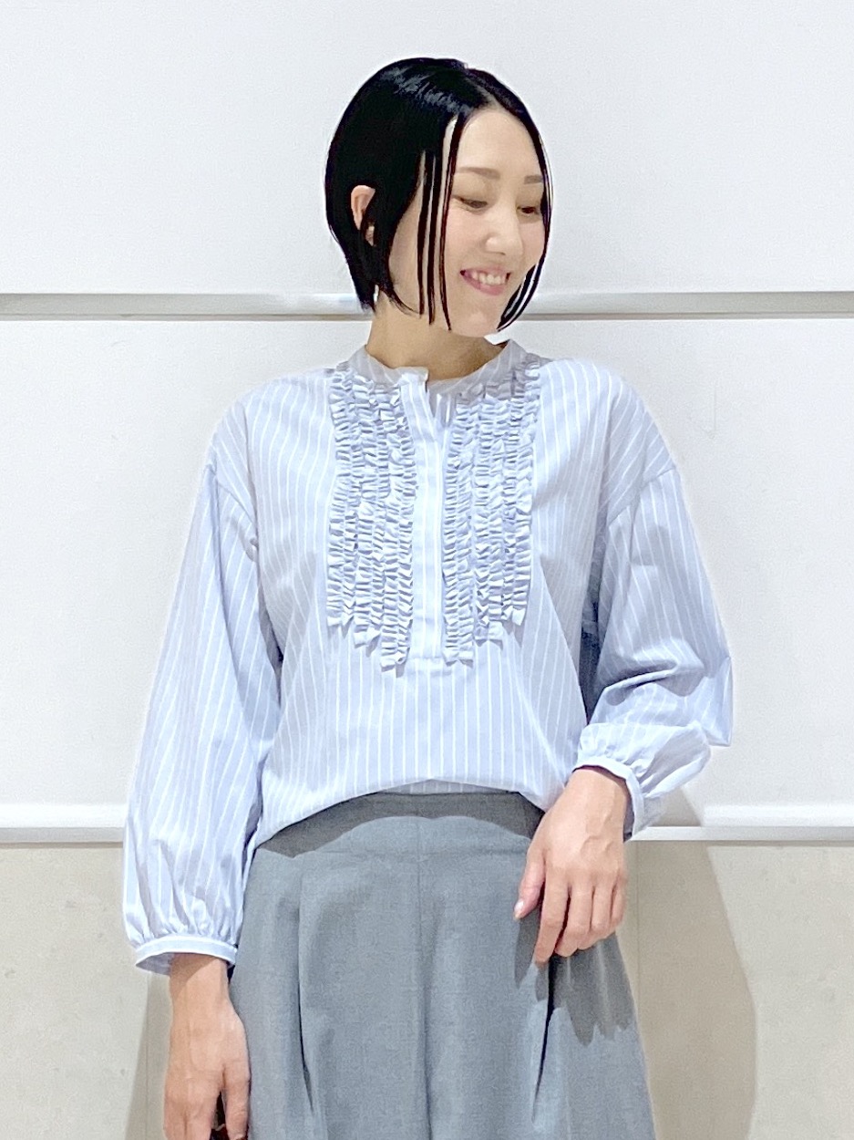 eriko さんの「Dessin｜【洗える/7色展開/XS-L】フロントフリルブラウス」を使ったコーディネート