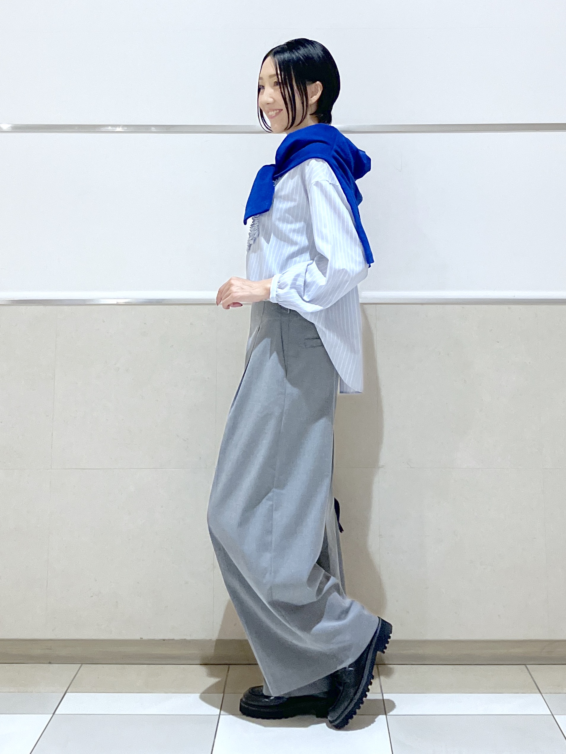 eriko さんの「Dessin｜【高レビュー/洗える/7色展開】フロントフリルブラウス」を使ったコーディネート
