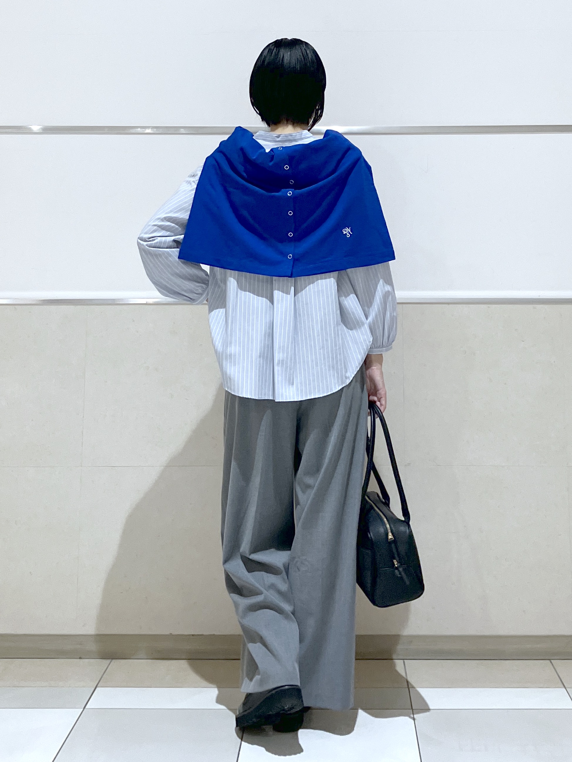 eriko さんの「Dessin｜【高レビュー/洗える/7色展開】フロントフリルブラウス」を使ったコーディネート