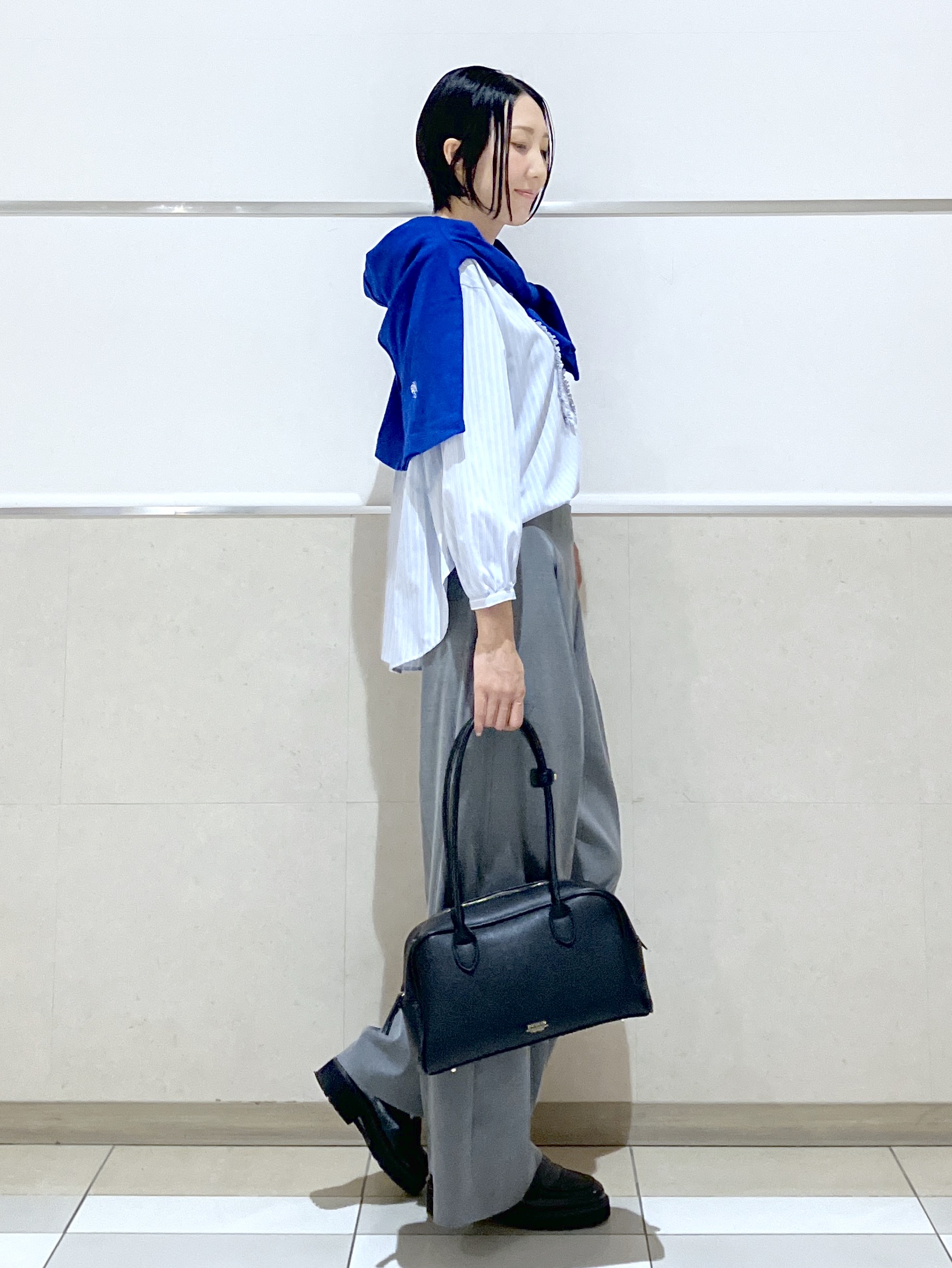 eriko さんの「Dessin｜【高レビュー/洗える/7色展開】フロントフリルブラウス」を使ったコーディネート