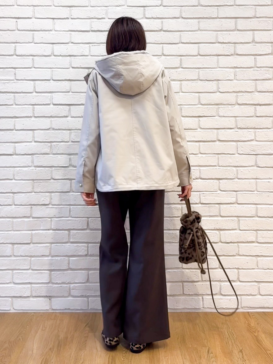 𝐜𝐡𝐢𝐤𝐚さんの「SHOO･LA･RUE｜【洗濯機可/撥水/マルチWAY】ファーライナー付き 毎日欲張りマンパ」を使ったコーディネート