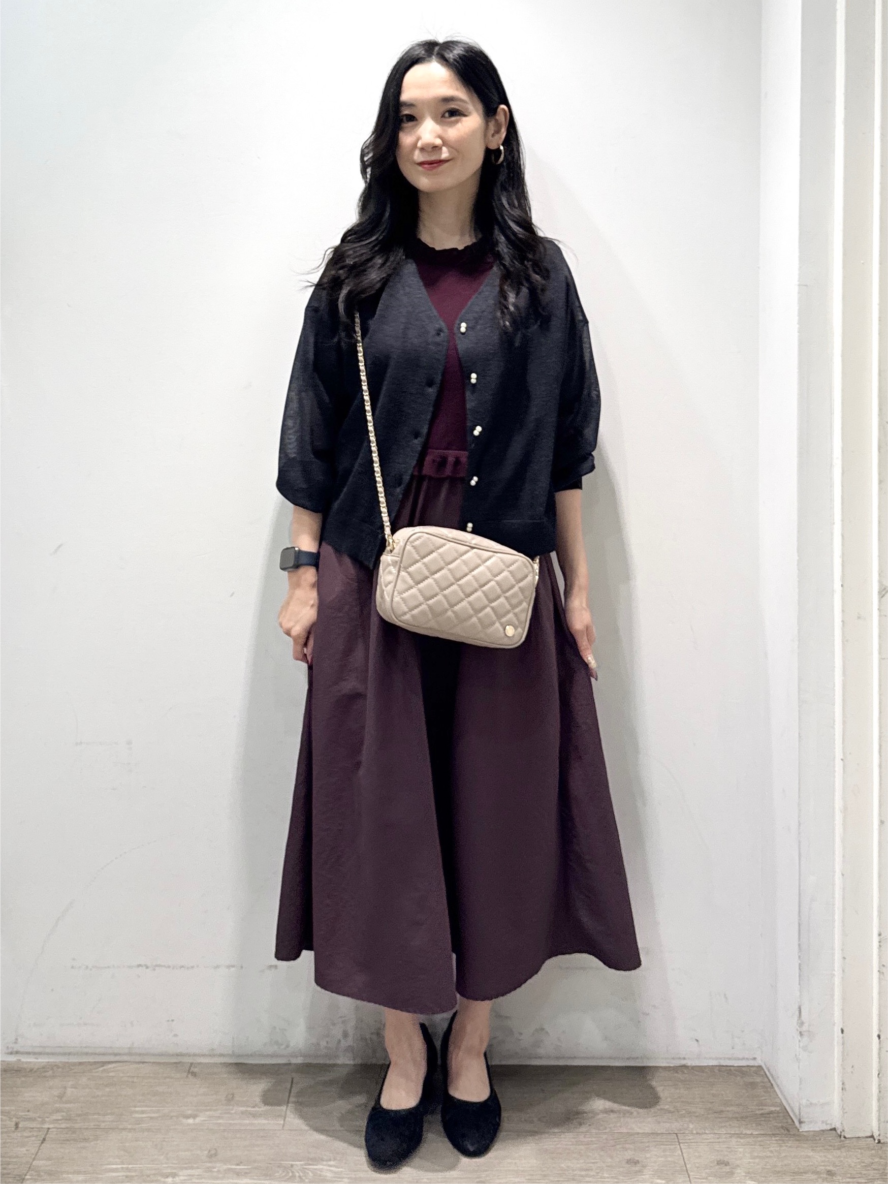 yuicciさんの「OPAQUE.CLIP｜【上品な透け感】ダブルパール調釦 愛されシアーカーディガン」を使ったコーディネート