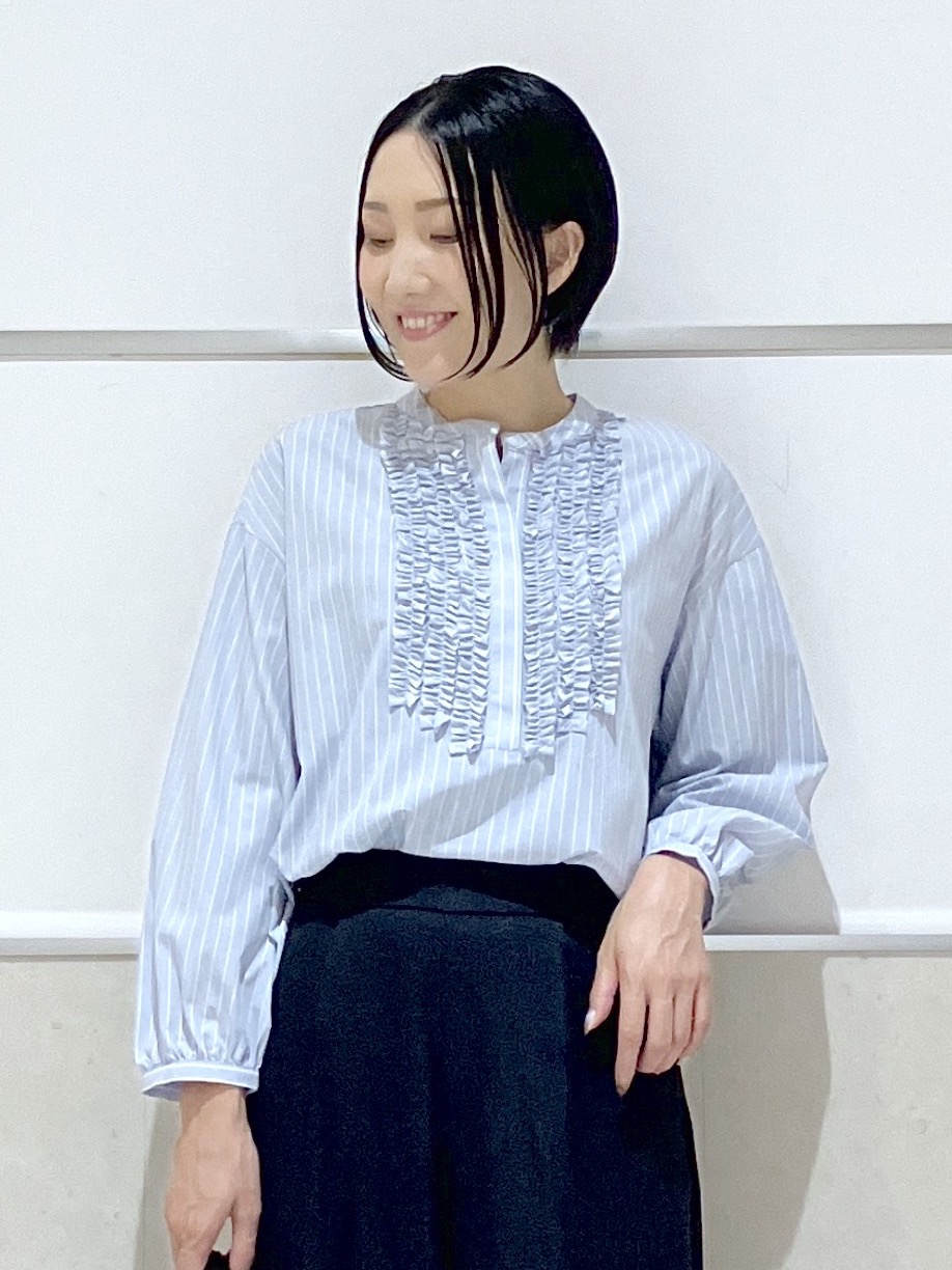 eriko さんの「Dessin｜【洗える/7色展開/XS-L】フロントフリルブラウス」を使ったコーディネート