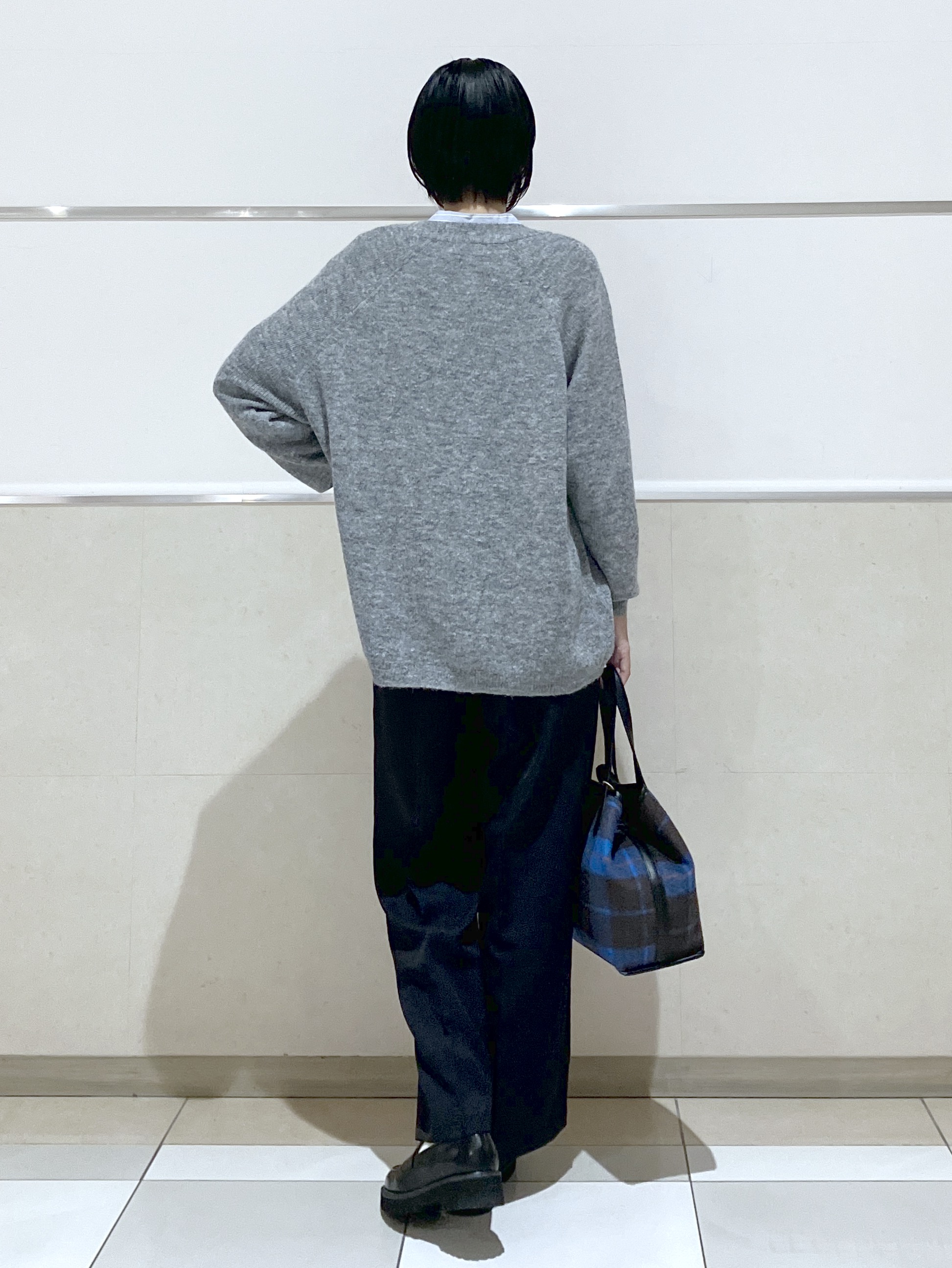 eriko さんの「Dessin｜【高レビュー/洗える/7色展開】フロントフリルブラウス」を使ったコーディネート