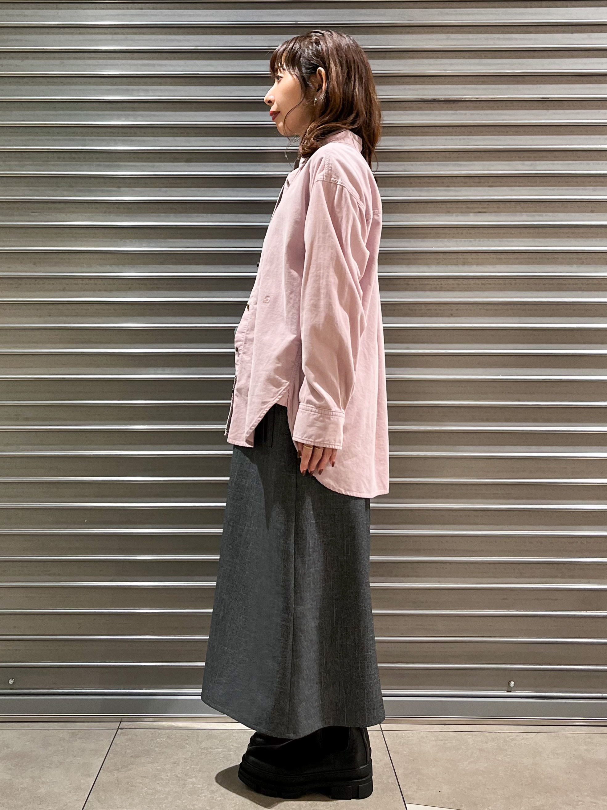 じゅんさんの「DRESSTERIOR｜【軽やかな着心地】コーデュロイ オーバーサイズシャツ」を使ったコーディネート