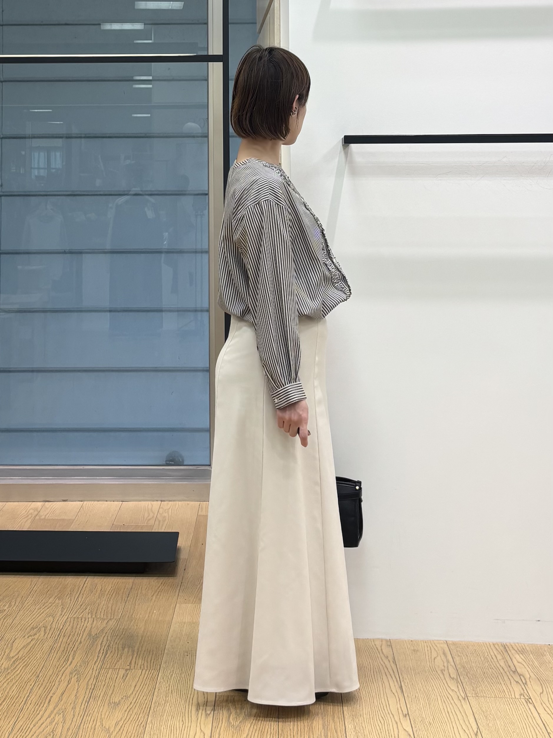 asamiさんの「INDIVI｜【華やか／ストライプ柄】フロントフリルブラウス」を使ったコーディネート