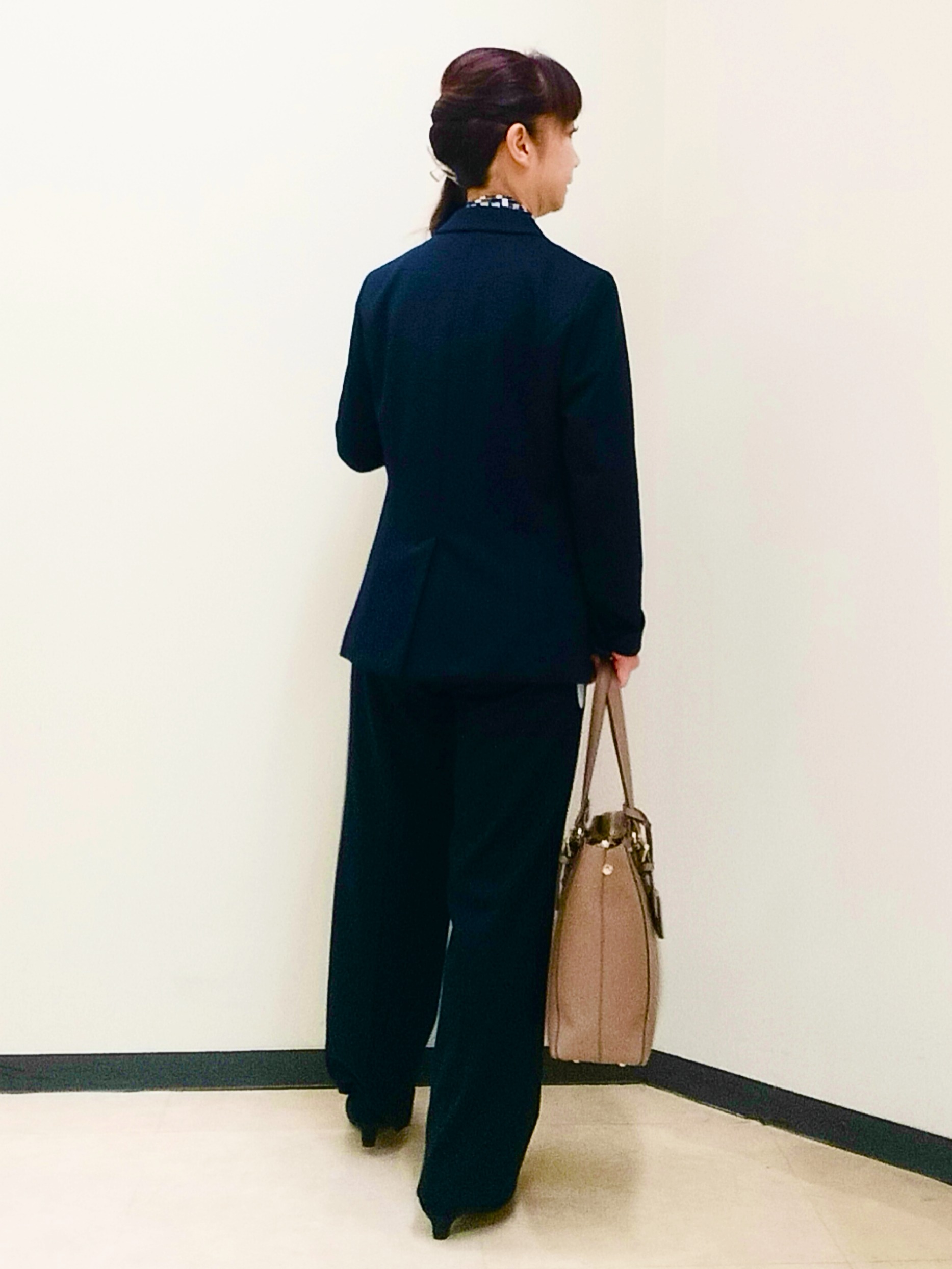 花さんの「Reflect｜【SS-4Lサイズ／セットアップ】幾何柄プリント ボウタイデザインブラウス」を使ったコーディネート