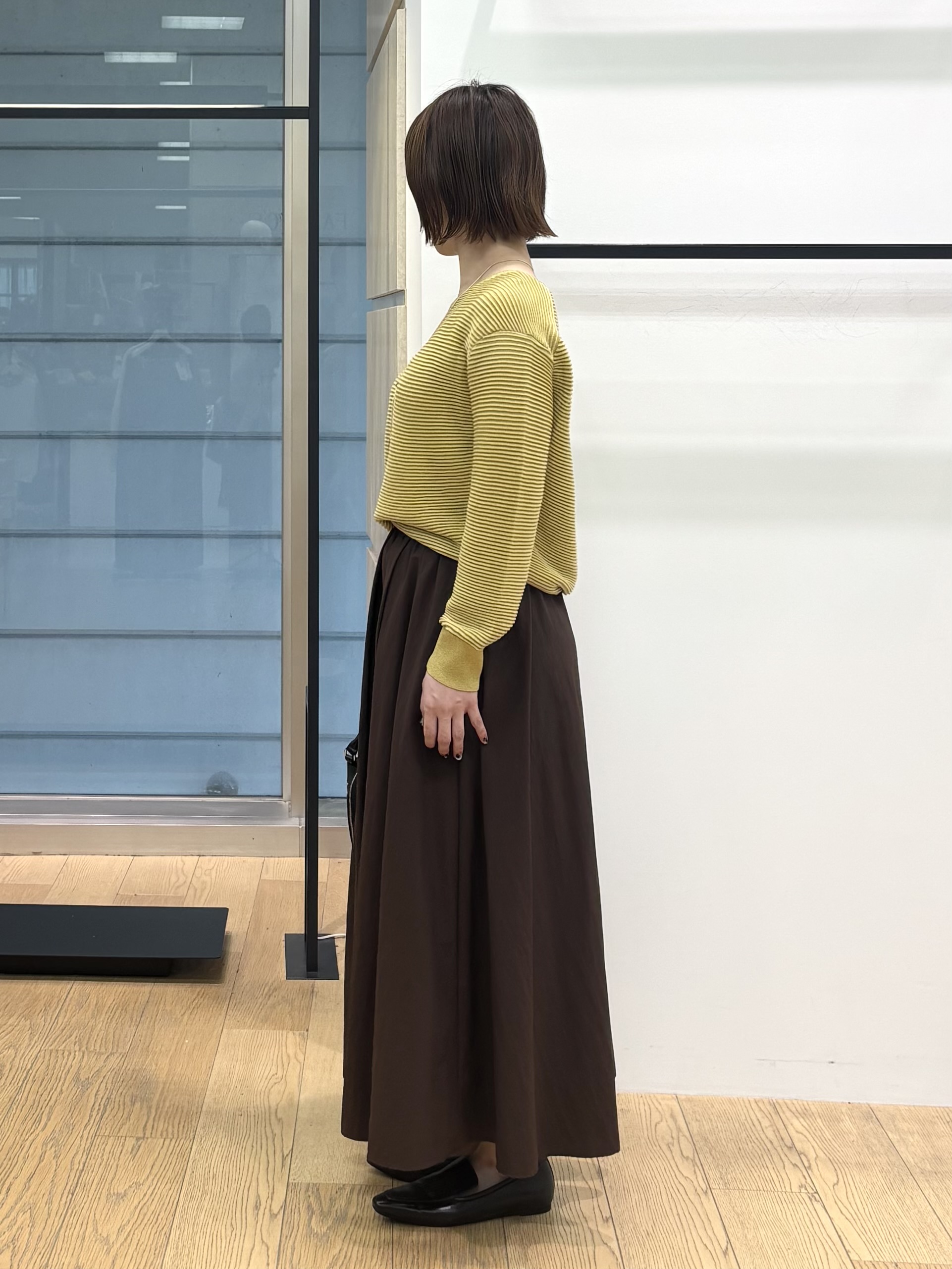 asamiさんの「INDIVI｜【ウール混／体型カバー】ラメガーター編み Vネックニット」を使ったコーディネート