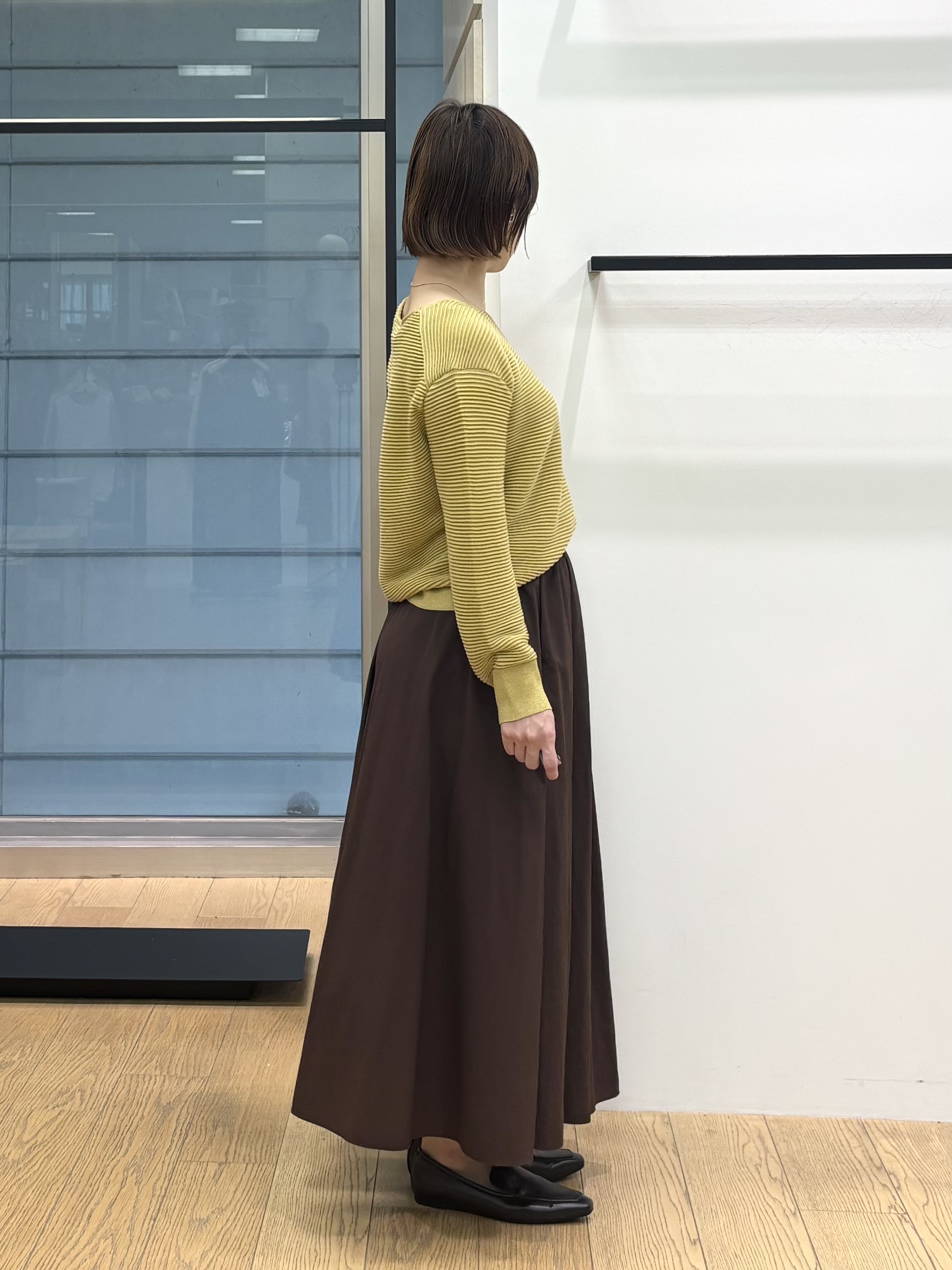 asamiさんの「INDIVI｜【ウール混／体型カバー】ラメガーター編み Vネックニット」を使ったコーディネート