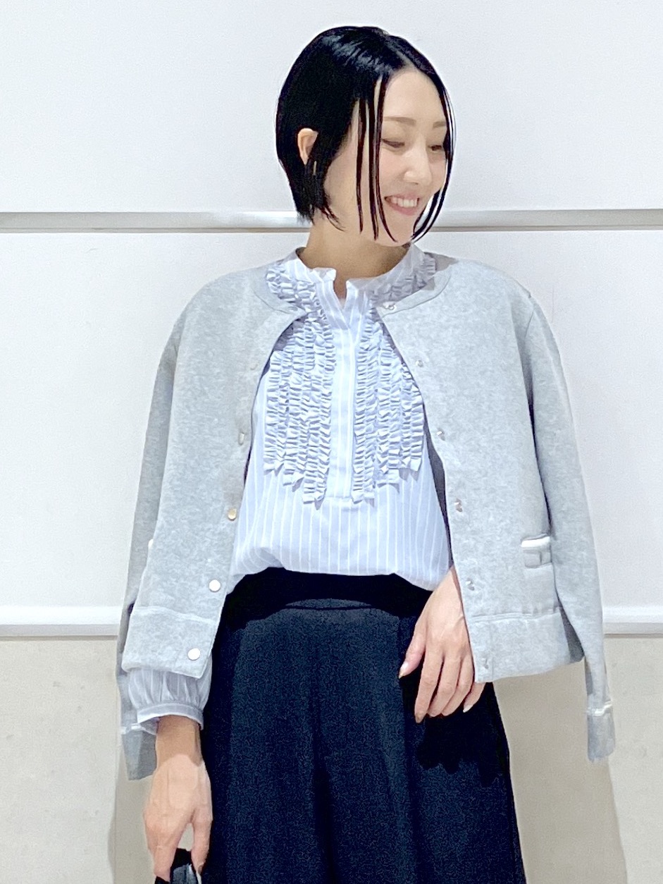 eriko さんの「Dessin｜【洗える/7色展開/XS-L】フロントフリルブラウス」を使ったコーディネート