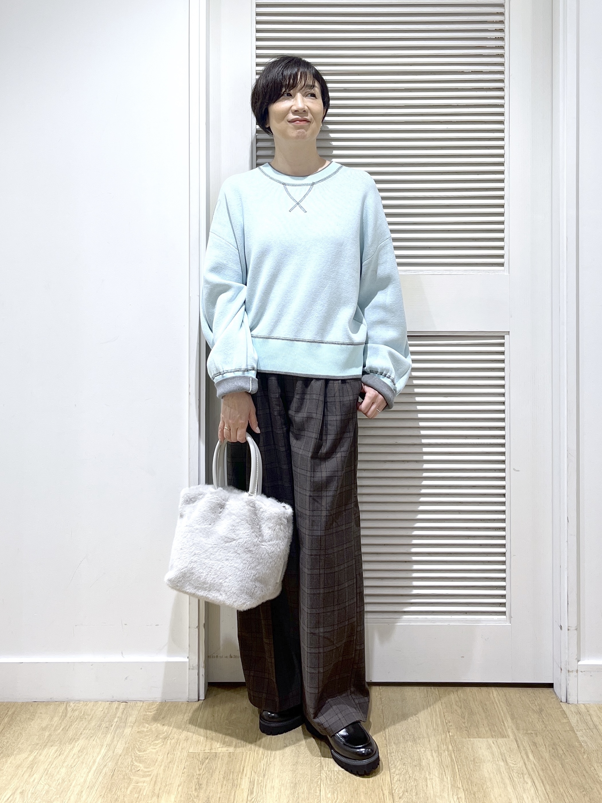 Miyazakiさんの「Dessin｜【セットアップ可/後ろゴム/洗える】先染ウールライクチェック ワイドパンツ」を使ったコーディネート