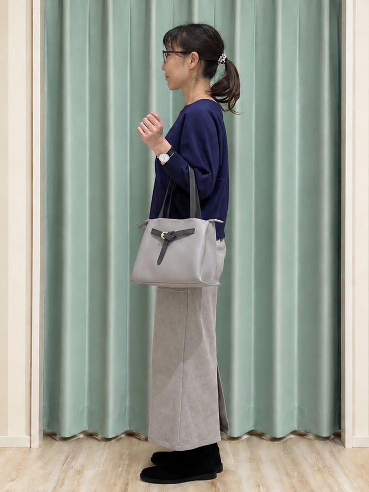 まつみさんの「SHOO･LA･RUE｜【洗濯機可】軽やかさらタッチ インせず着られる すっきり見えドルマンニット」を使ったコーディネート