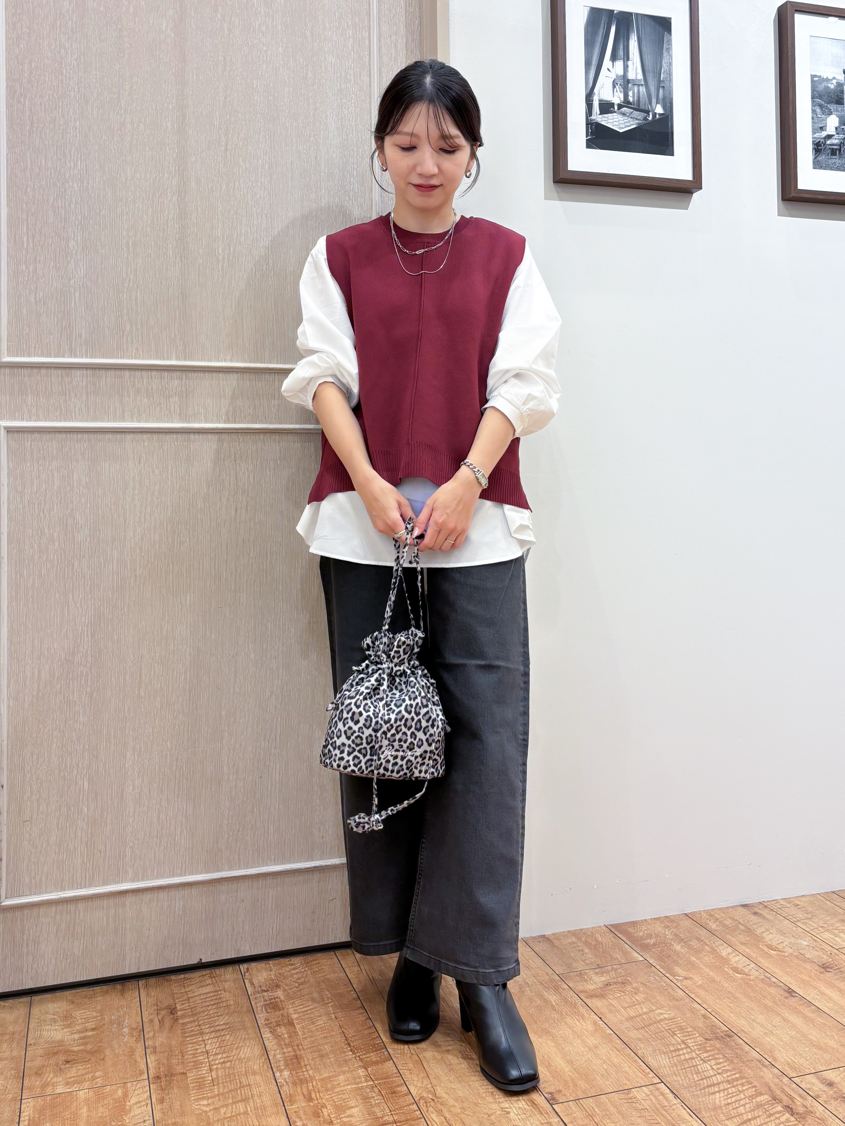 なみさんの「SHOO･LA･RUE｜【2点セット/S-LL】着回し自在 スポンディッシュニットベスト＆フレアシャツ」を使ったコーディネート