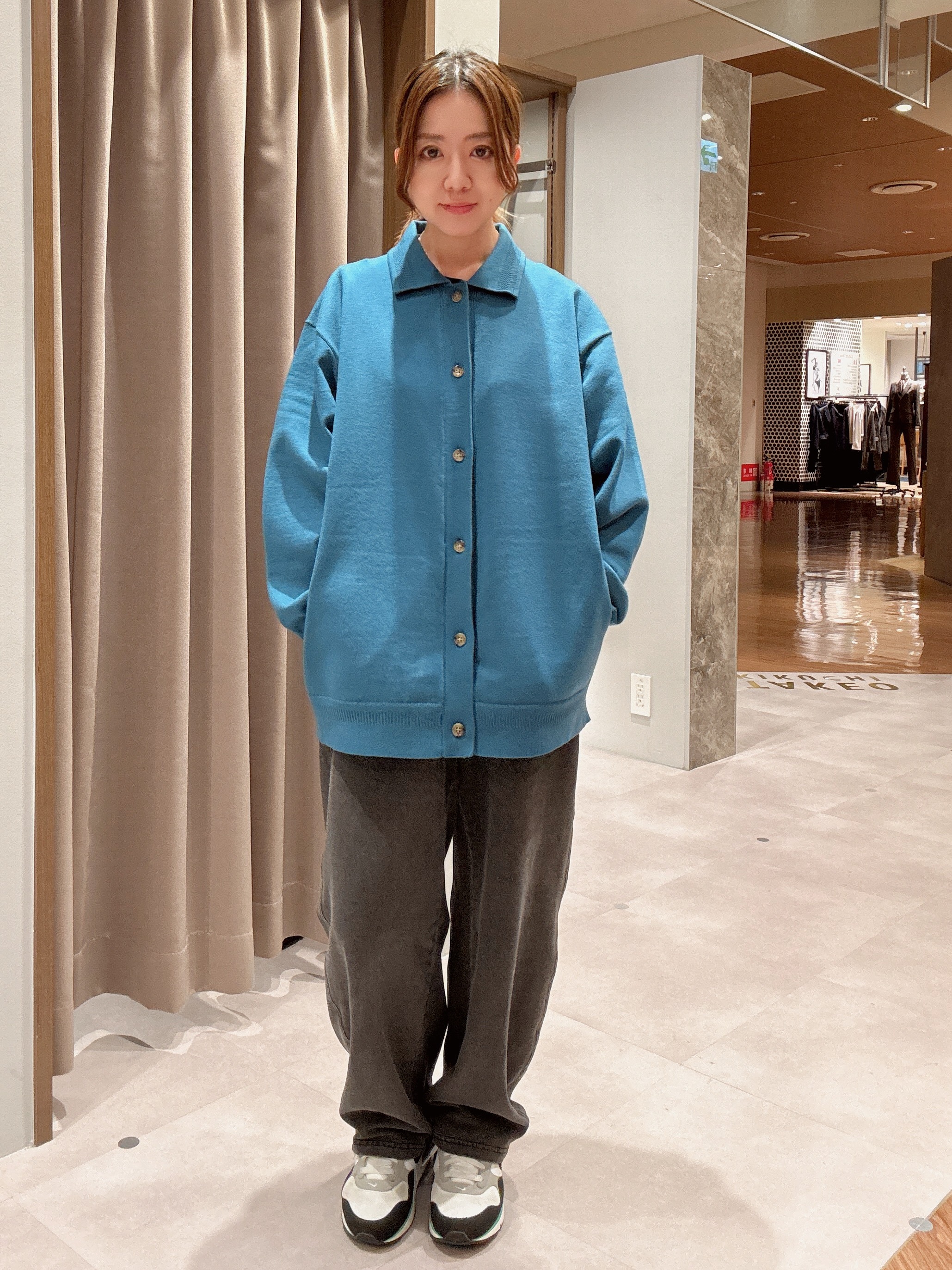 hanechanさんの「TAKEO KIKUCHI｜ニット シャツ カーディガン」を使ったコーディネート