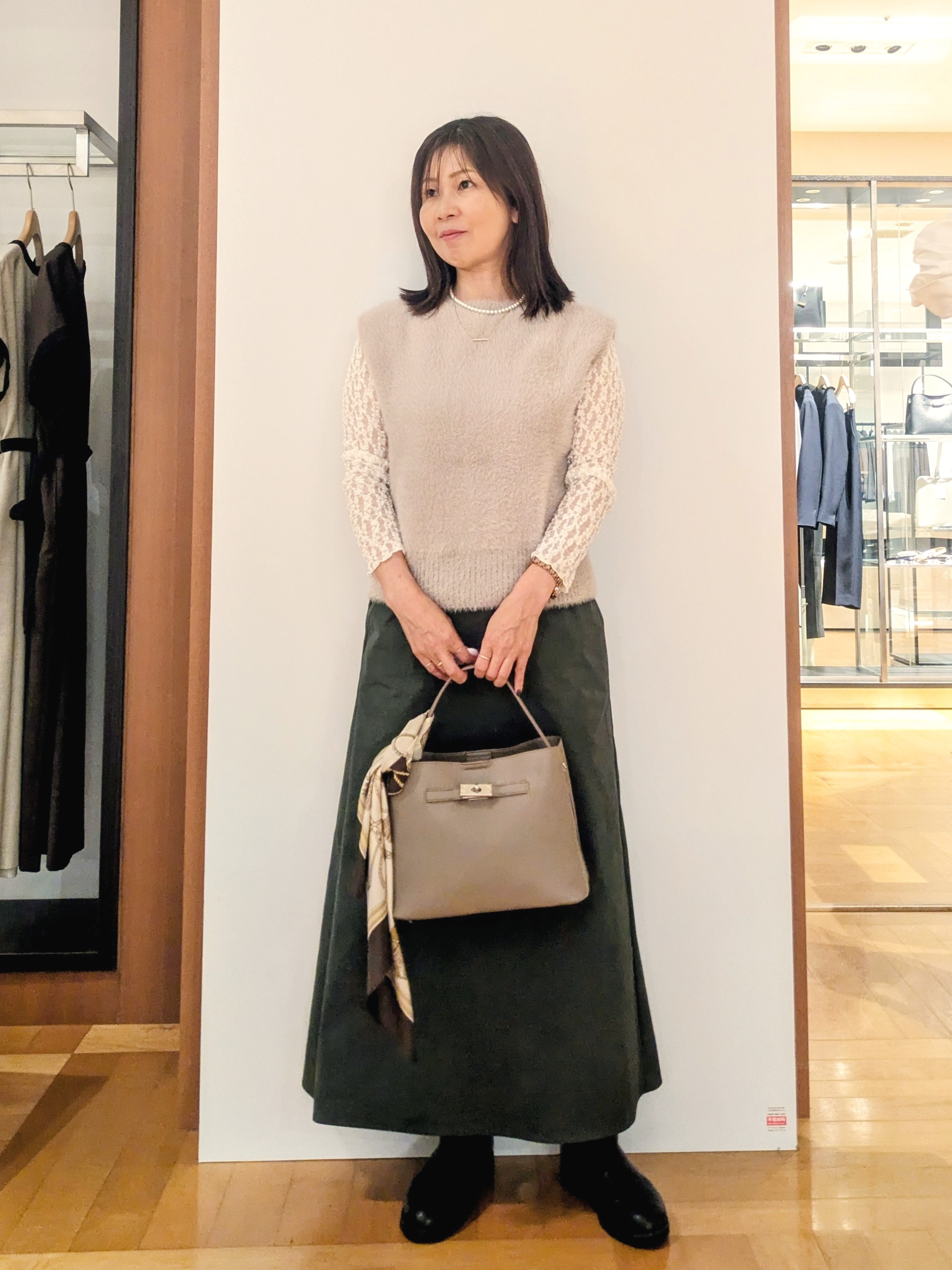 laverさんの「UNTITLED｜【羽織りのインナーに】レースプルオーバー」を使ったコーディネート