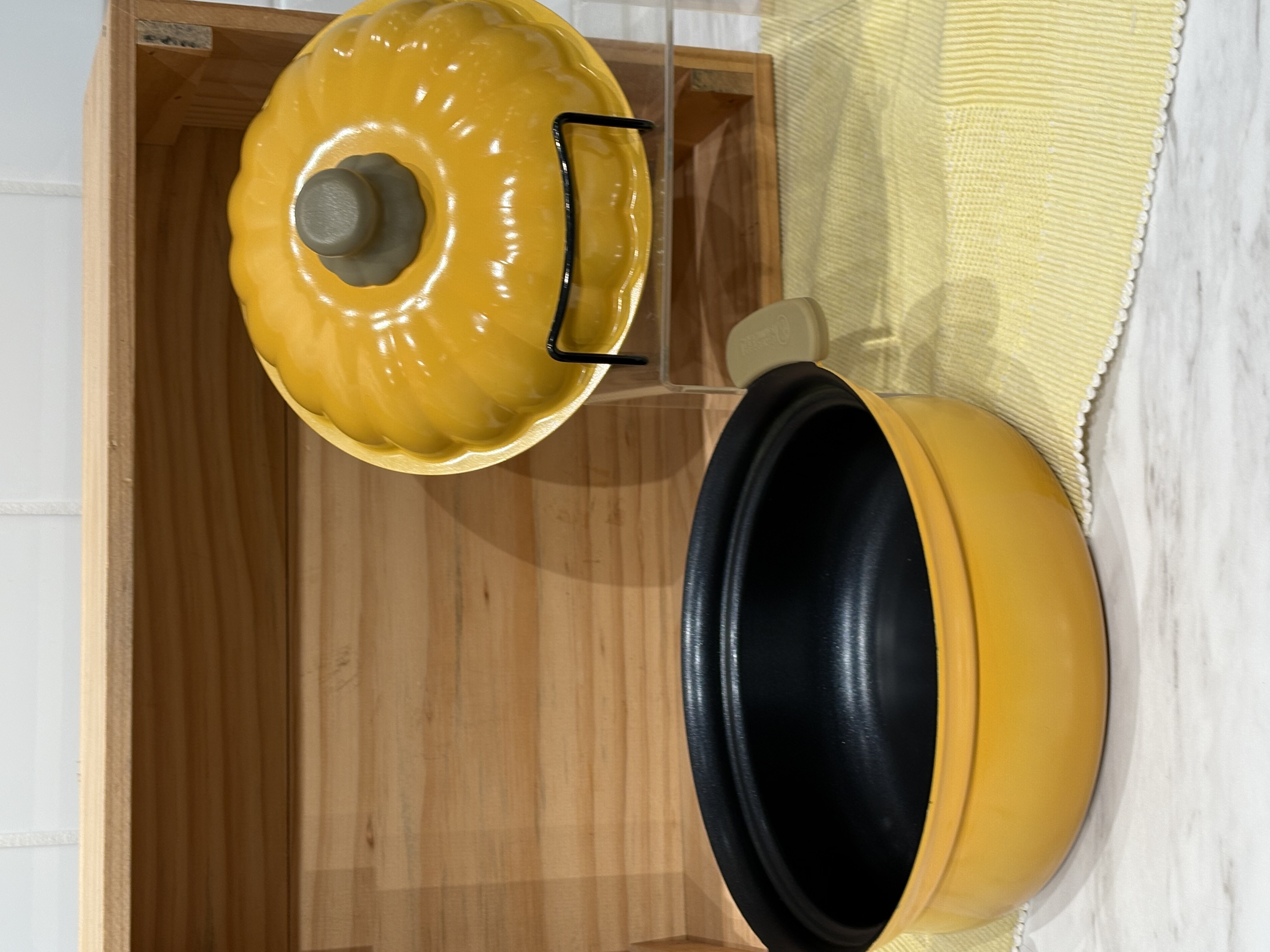 YUKOさんの「212 KITCHEN STORE｜べジポ IH対応ミニ卓上鍋 19cm トマト」を使ったコーディネート