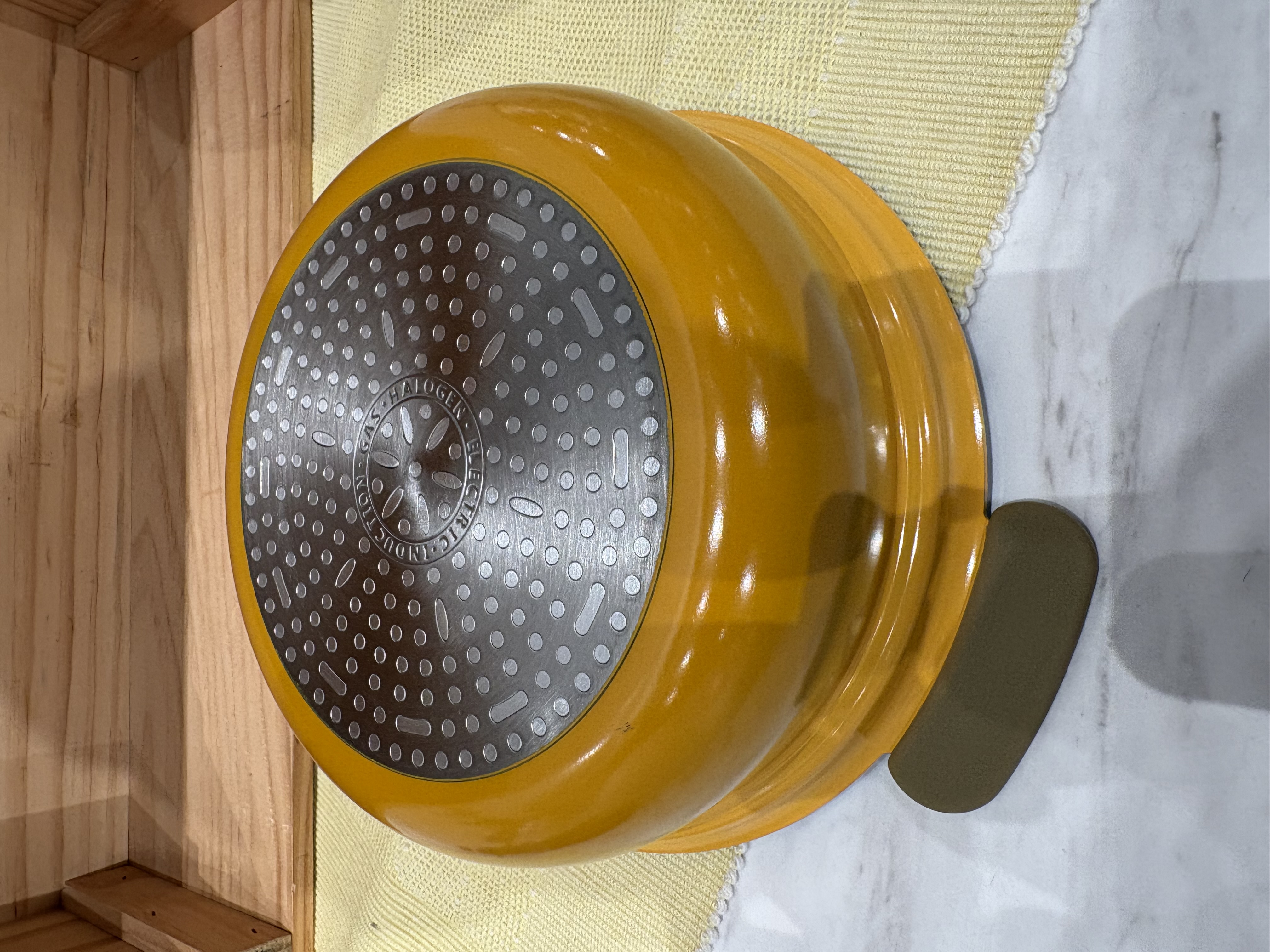 YUKOさんの「212 KITCHEN STORE｜べジポ IH対応ミニ卓上鍋 19cm トマト」を使ったコーディネート
