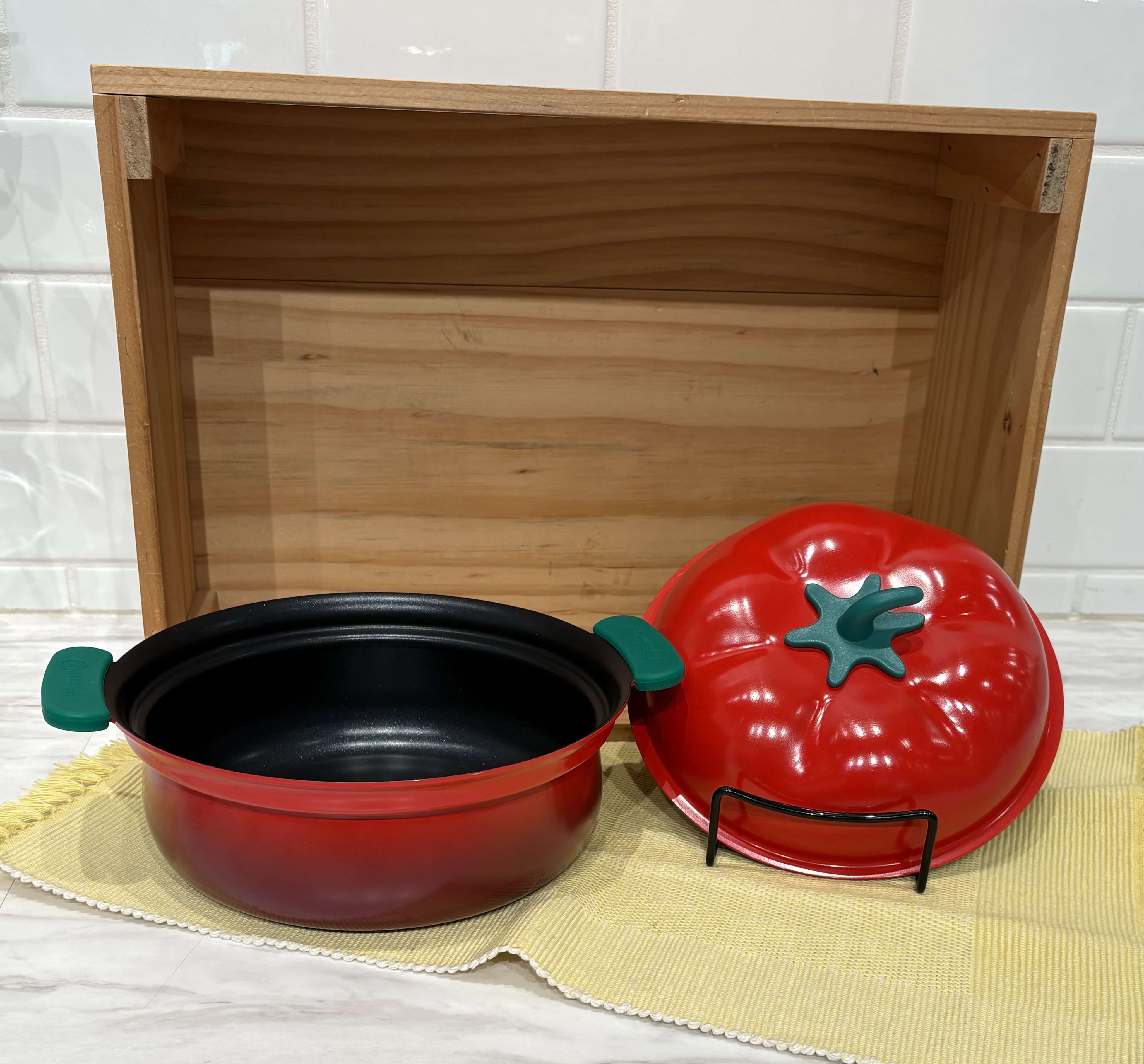 YUKOさんの「212 KITCHEN STORE｜べジポ IH対応ミニ卓上鍋 19cm トマト」を使ったコーディネート
