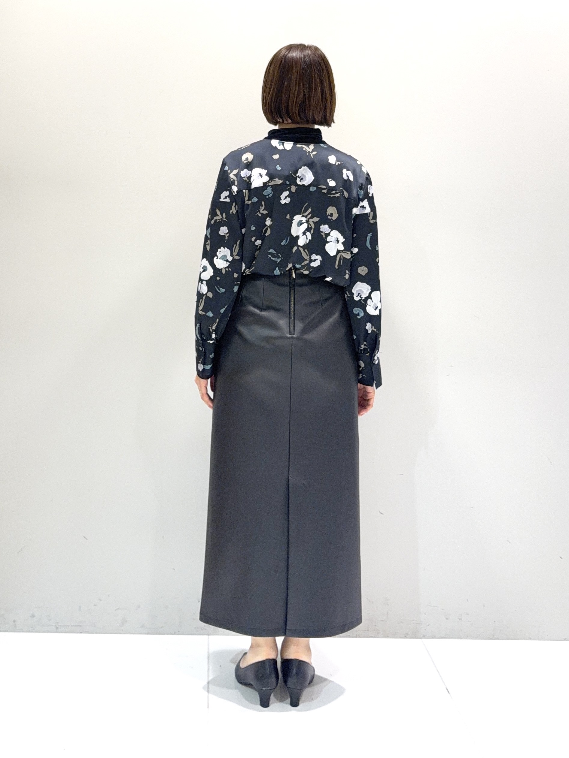 murayamaさんの「INDIVI｜【レイヤード／袖口シアー／日本製】ベロアジャージトップス」を使ったコーディネート