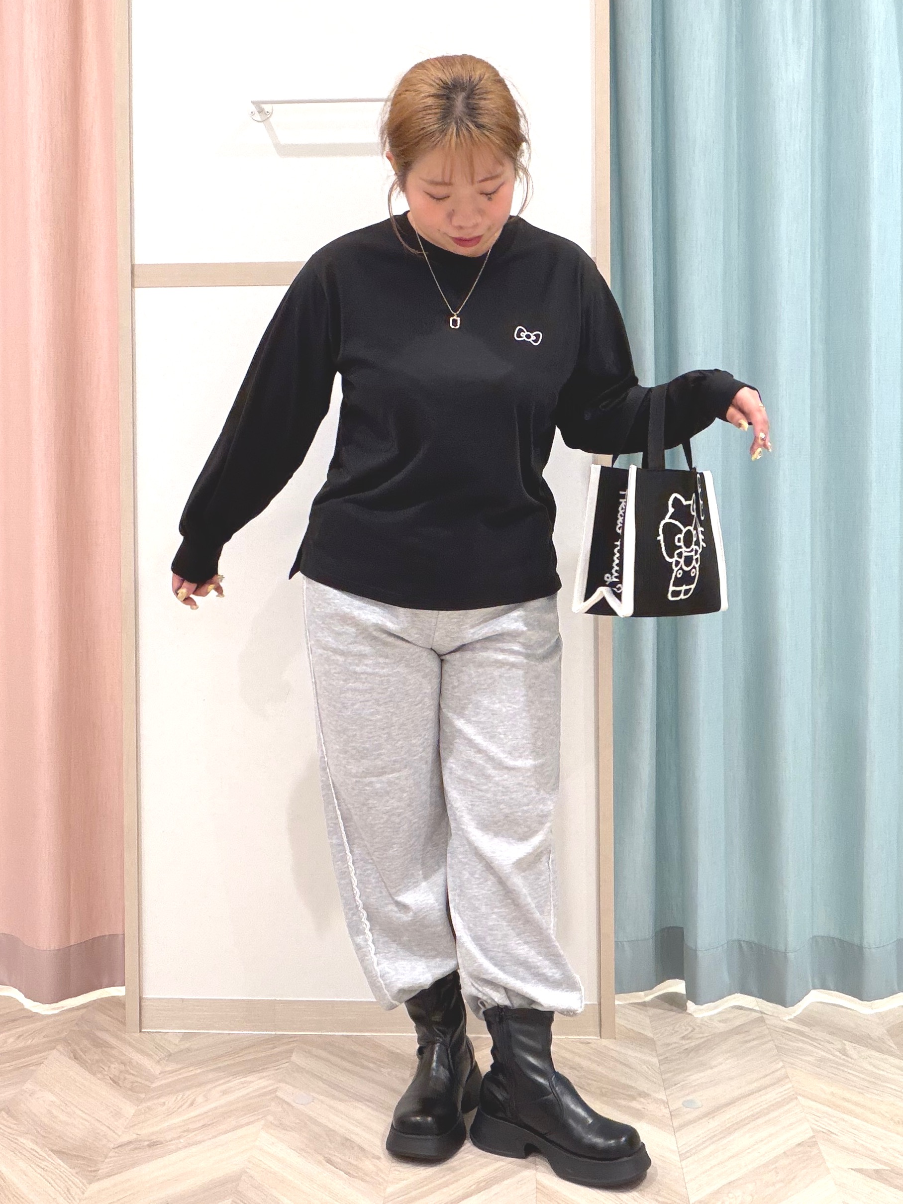 まちゃんなちゃんさんの「SHOO･LA･RUE｜【HELLO KITTYコラボ】刺繍ロンT」を使ったコーディネート