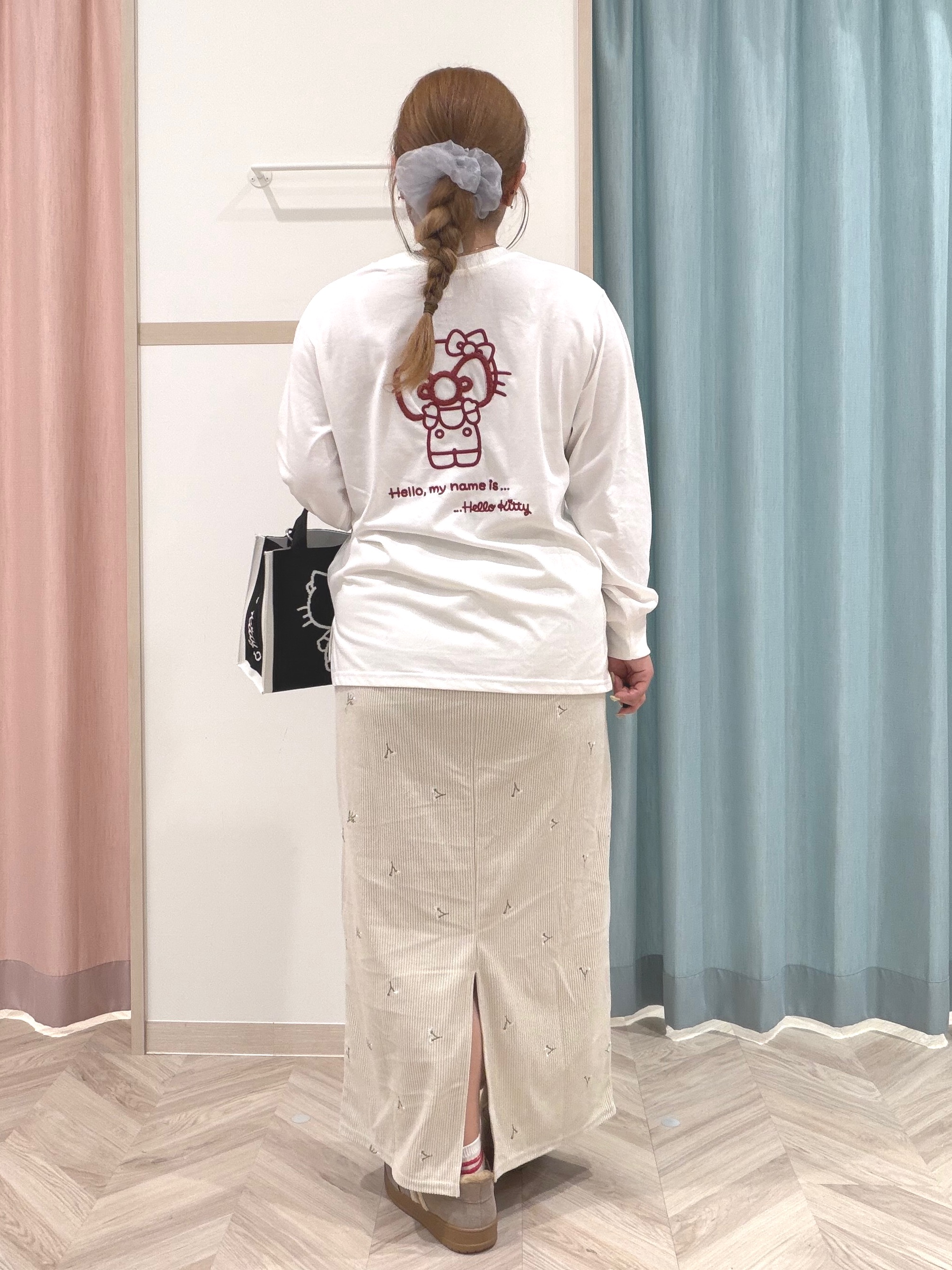 まちゃんなちゃんさんの「SHOO･LA･RUE｜【HELLO KITTYコラボ】刺繍ロンT」を使ったコーディネート