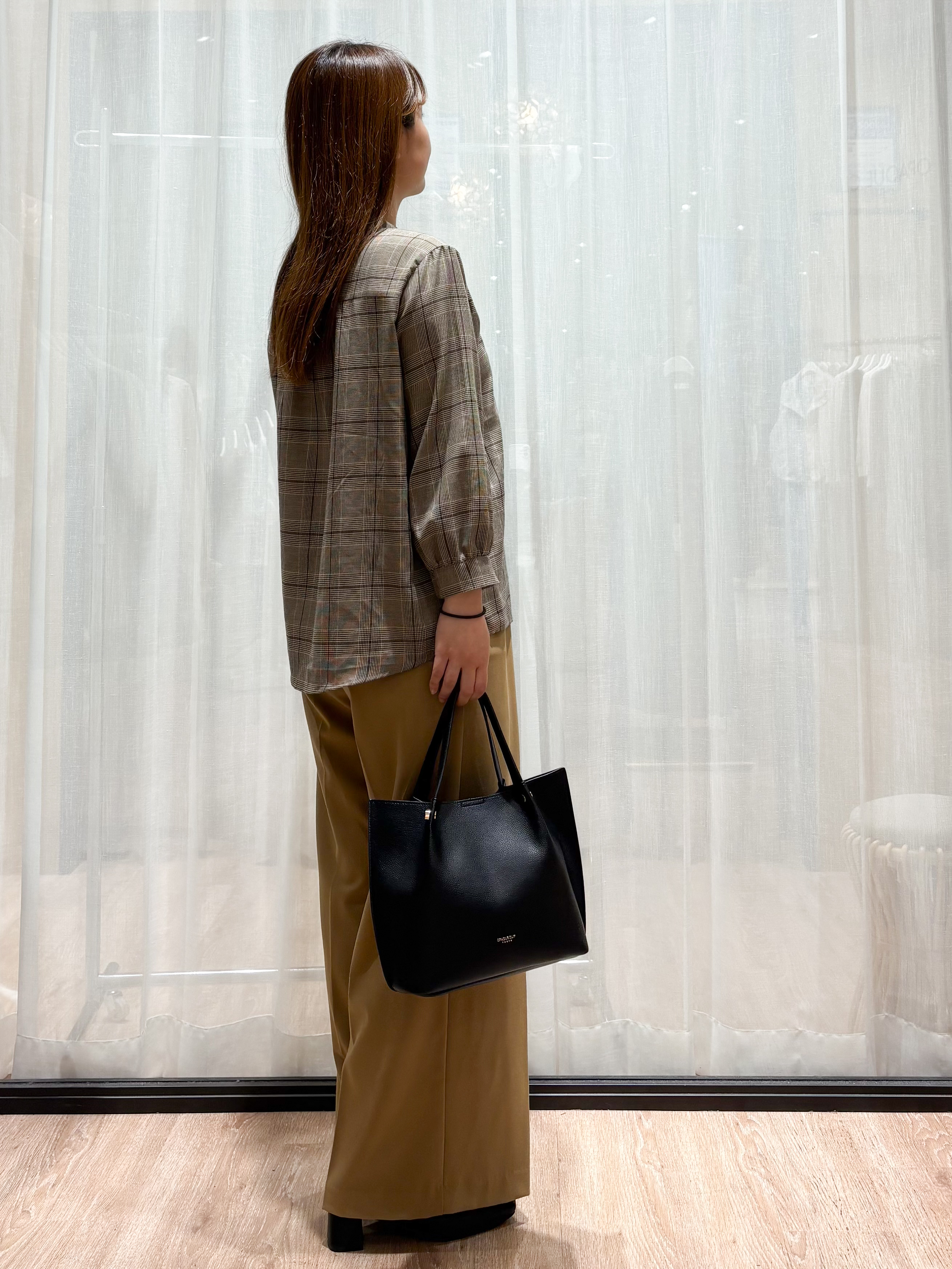 かなさんの「OPAQUE.CLIP｜【森絵梨佳さん着用】チェック柄フリルブラウス《洗濯機OK》」を使ったコーディネート