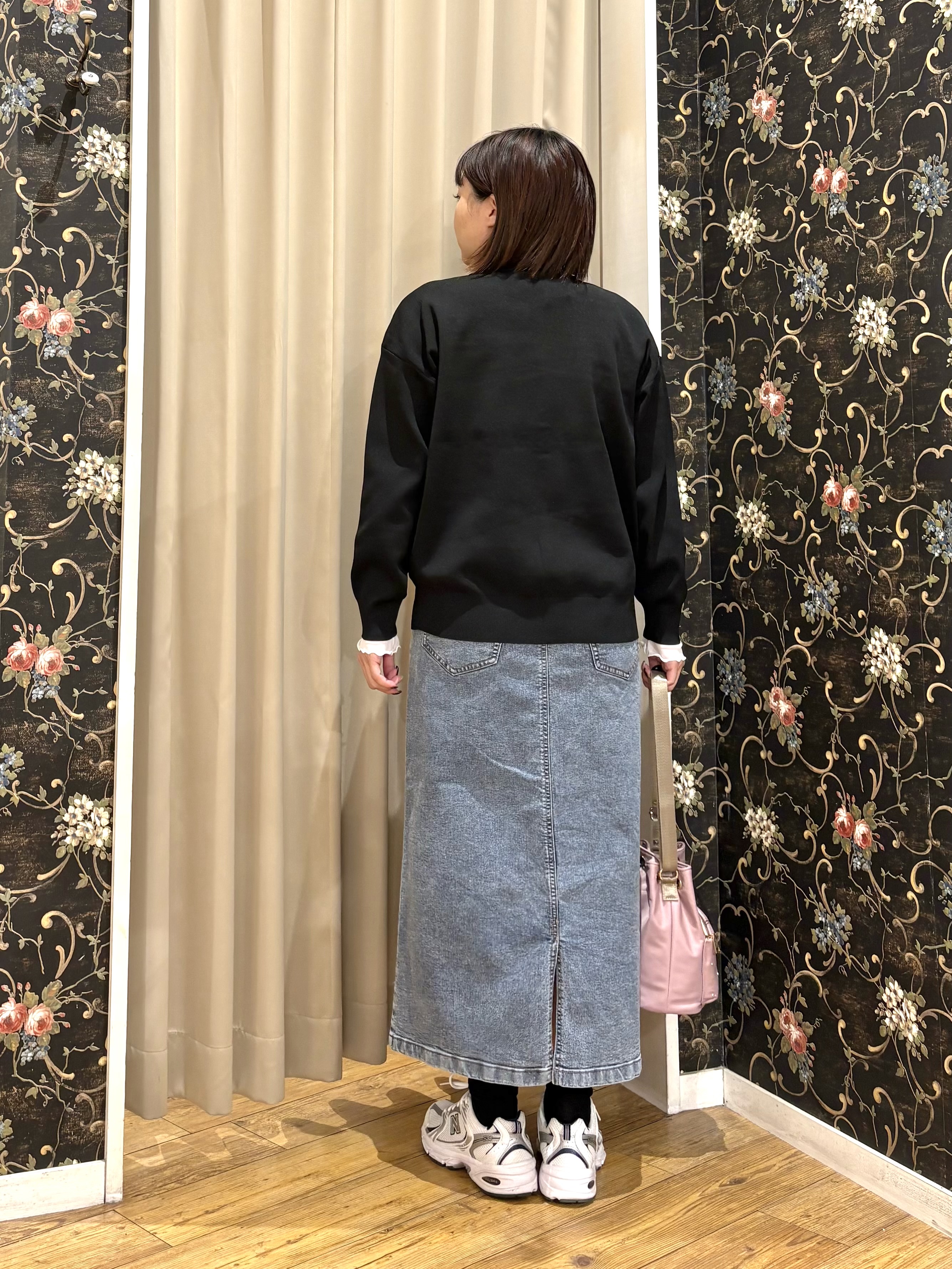 ネリさんの「SHOO･LA･RUE｜【セットアップ可/洗濯機可】軽やかに羽織れる スポンディッシュ ニットカーディガン」を使ったコーディネート