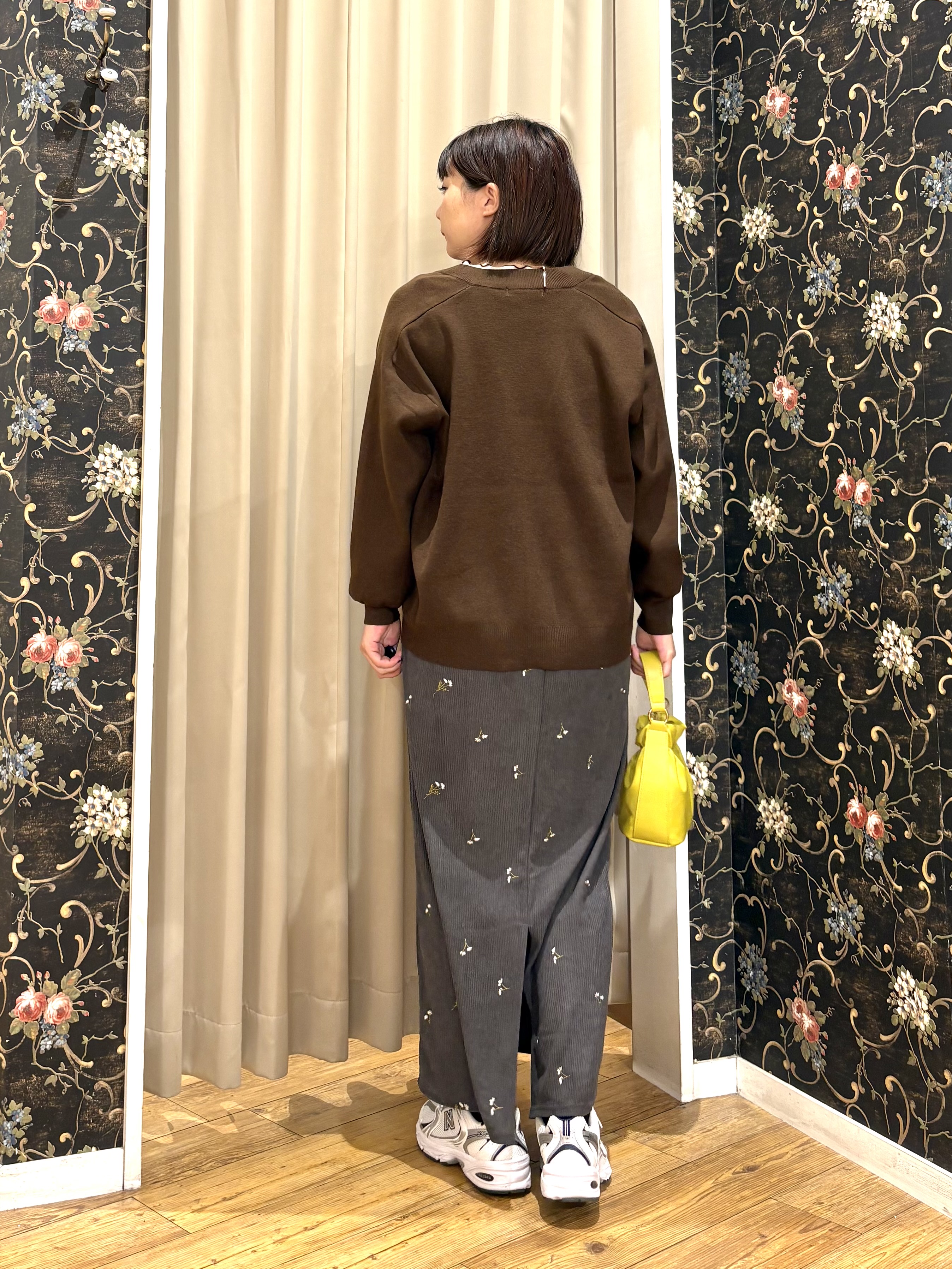 ネリさんの「SHOO･LA･RUE｜【毛玉になりにくい/S-LL/洗濯機可/体型カバー】Vネックゆったりカーディガン」を使ったコーディネート