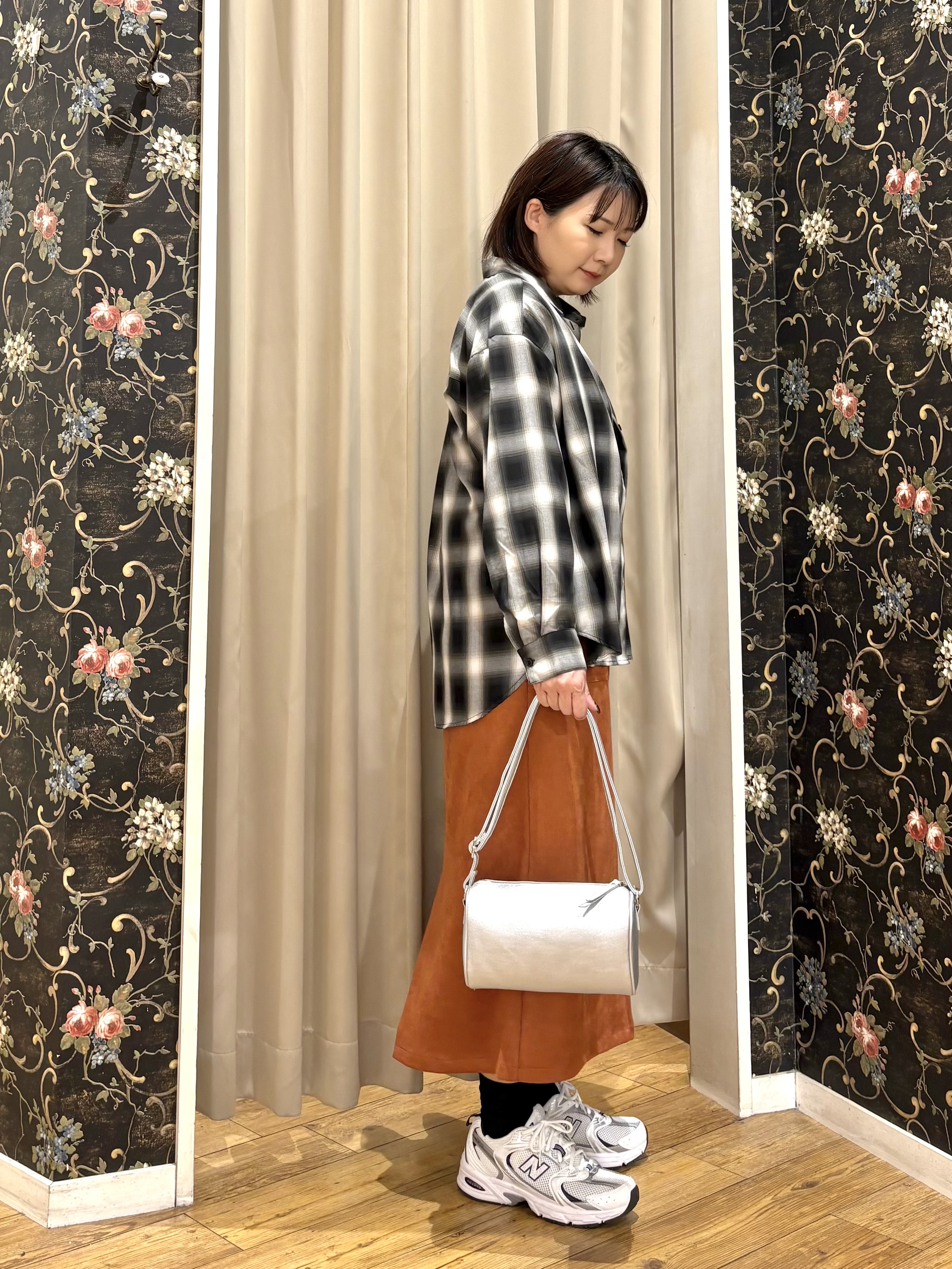 ネリさんの「SHOO･LA･RUE｜【洗濯後しわになりにくい/S-LL】気分で選ぶ 大人のデイリー使いに ベーシックシャツ」を使ったコーディネート