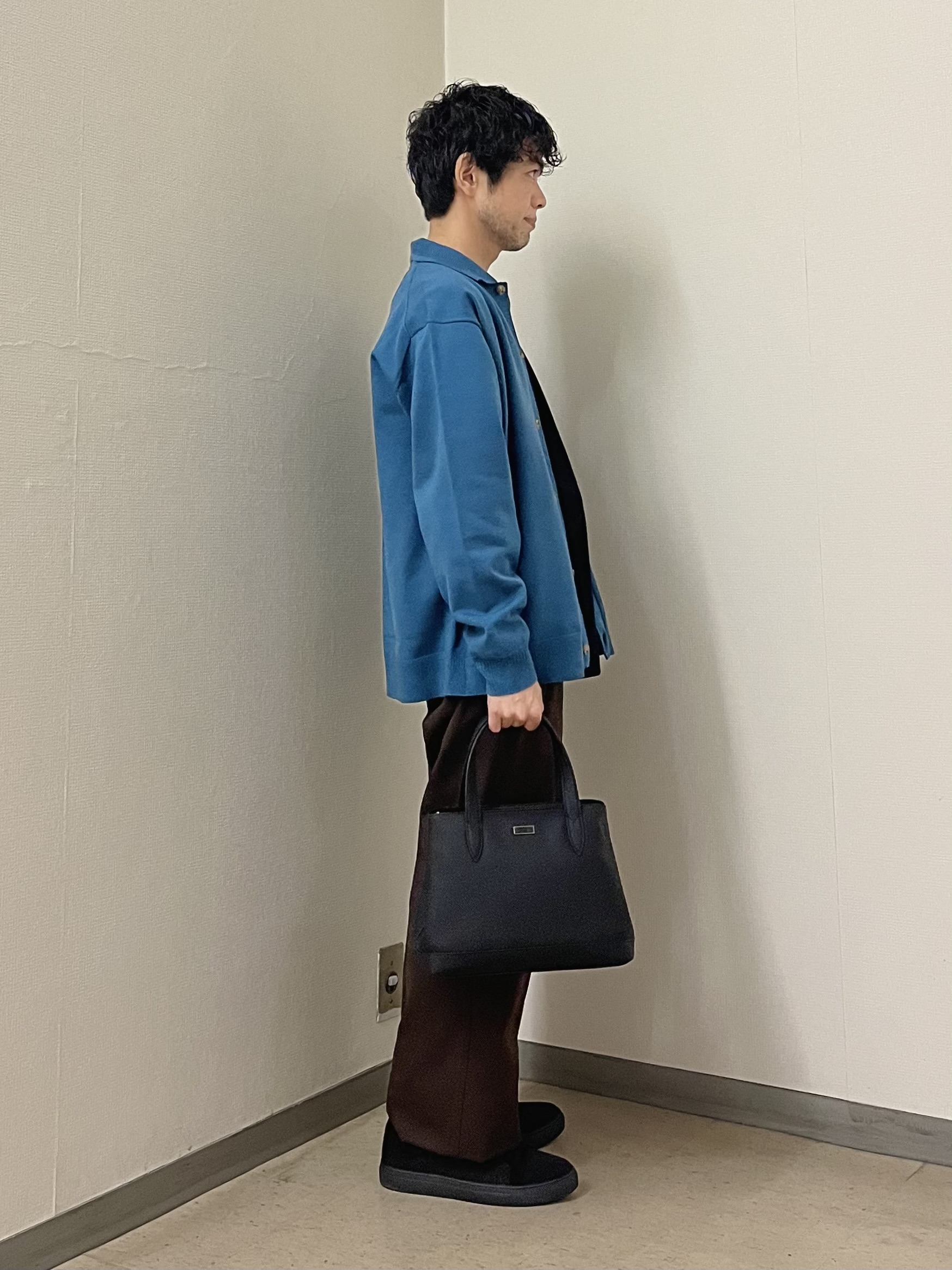 URAさんの「TAKEO KIKUCHI｜ニット シャツ カーディガン」を使ったコーディネート