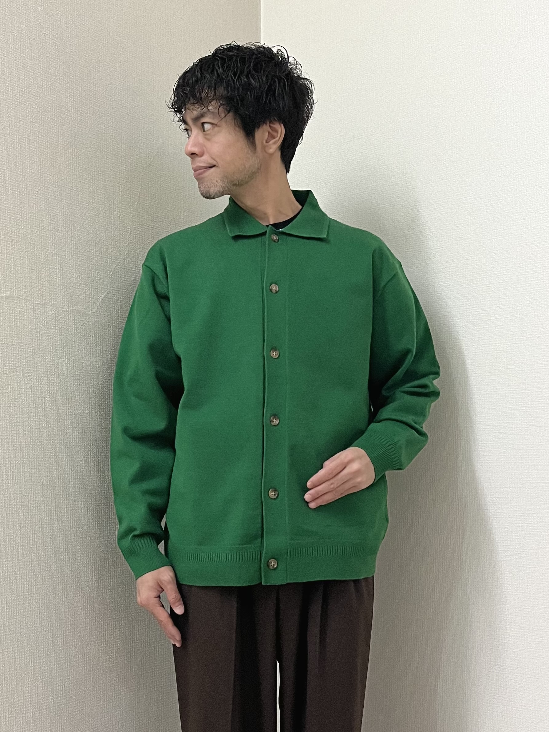 URAさんの「TAKEO KIKUCHI｜ニット シャツ カーディガン」を使ったコーディネート