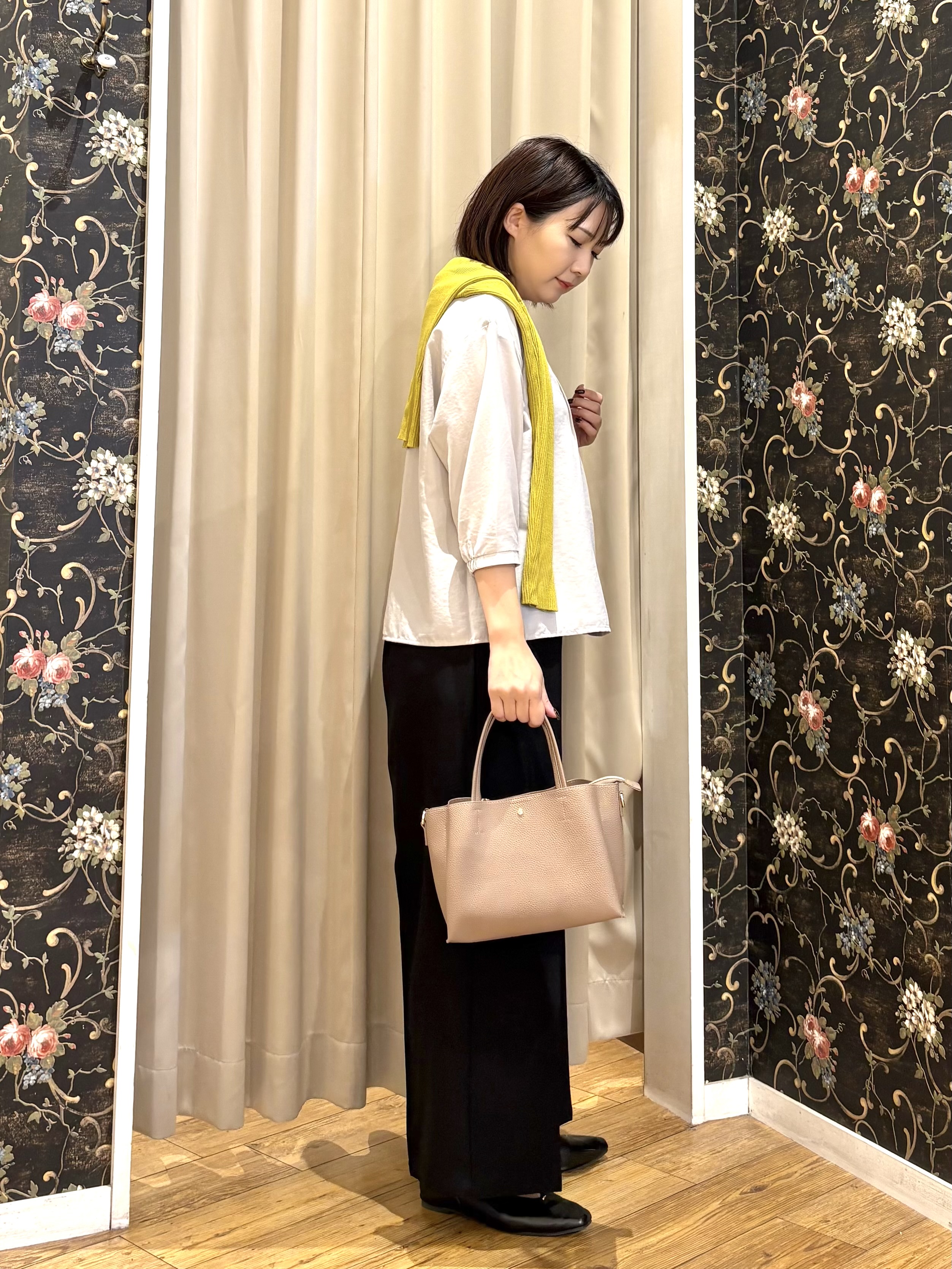 ネリさんの「SHOO･LA･RUE｜【毛玉になりにくい/S-LL/洗濯機可】ボートネックで首元美しく やわらかリブニット」を使ったコーディネート