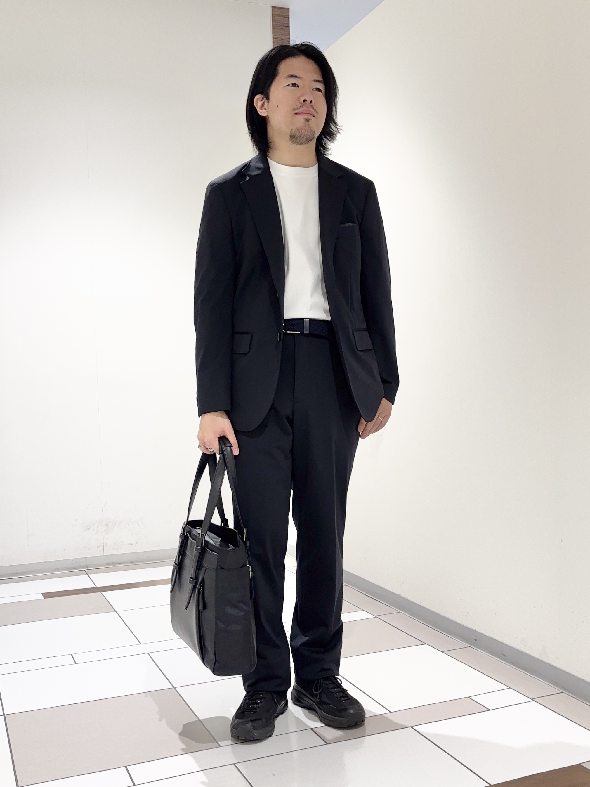 及川さんの「TAKEO KIKUCHI｜【360&deg;ストレッチ／軽量】None Of Stress ライト ジャケット（セットアップ対応）」を使ったコーディネート