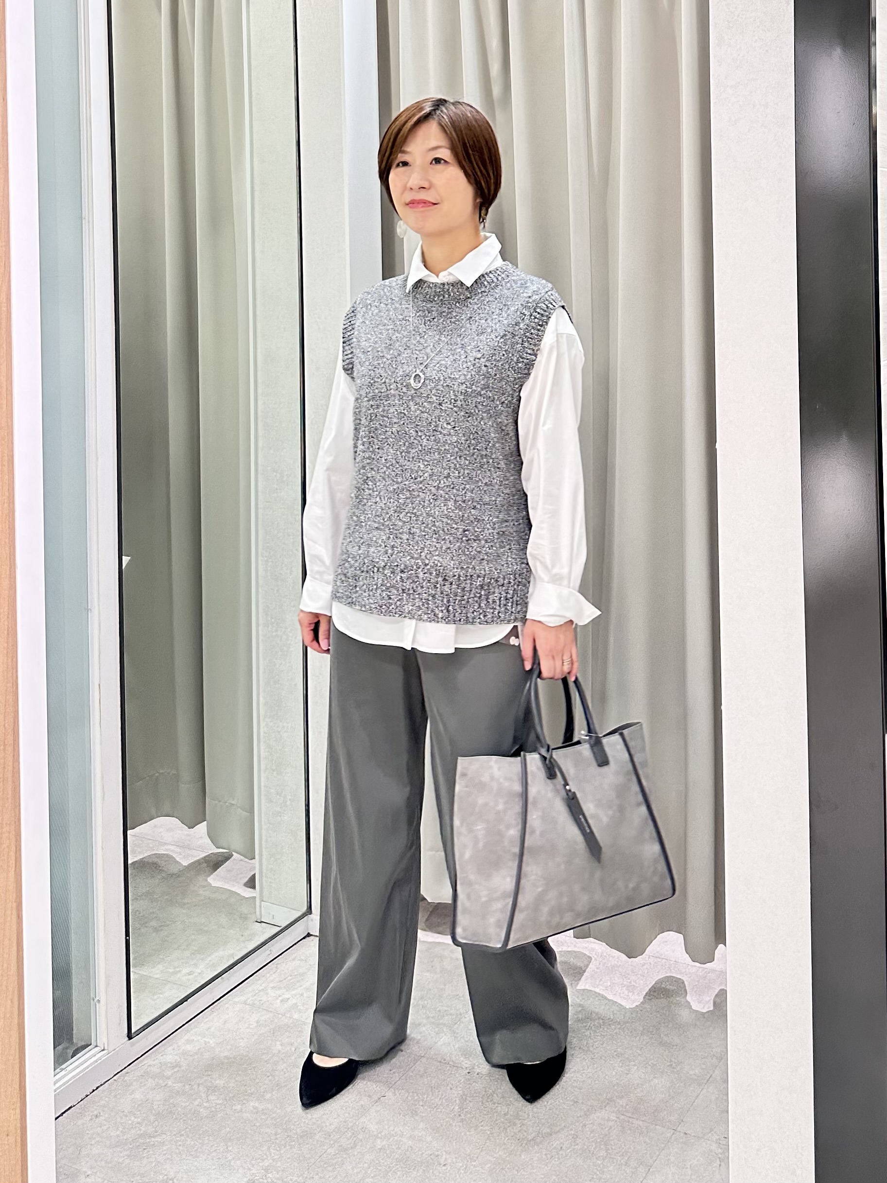 みなこさんの「UNTITLED｜【5色展開/手洗い可】ローシルクウールニットベスト」を使ったコーディネート