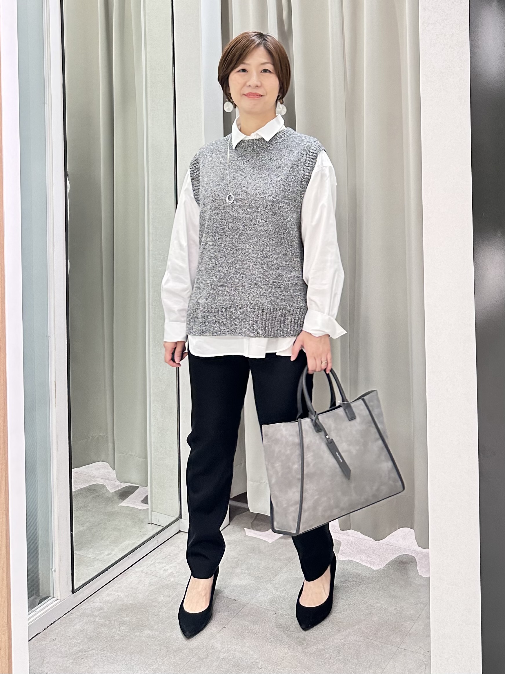 みなこさんの「UNTITLED｜【5色展開/手洗い可】ローシルクウールニットベスト」を使ったコーディネート