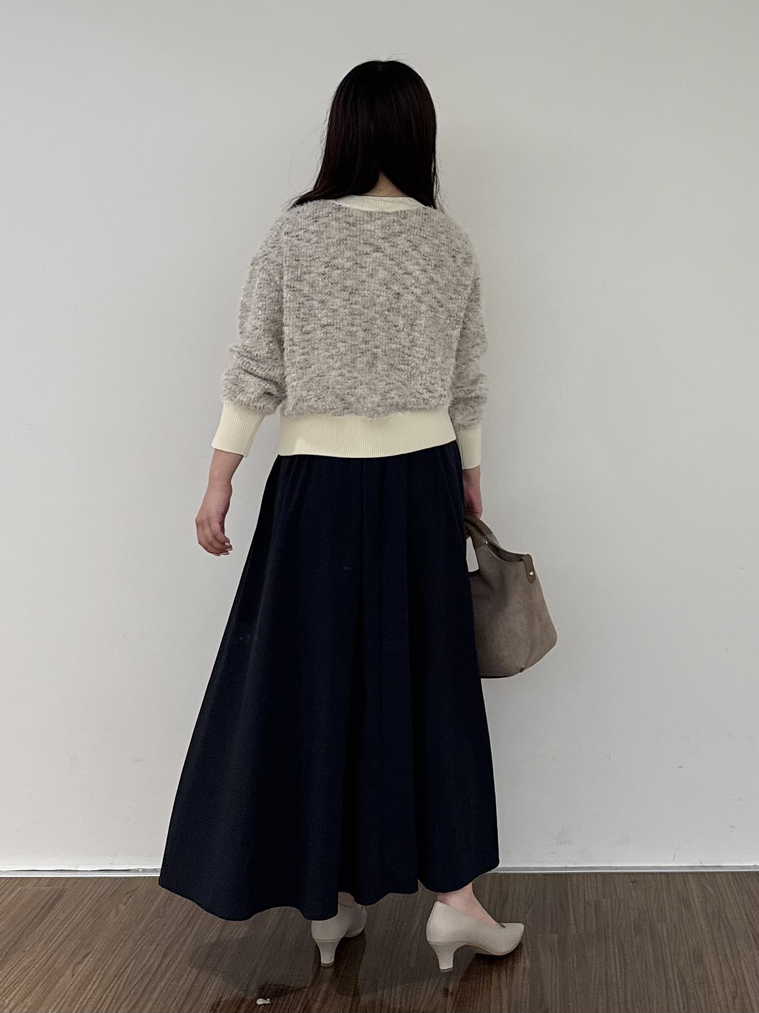 いくみさんの「INDIVI｜【撥水／裏地なし軽量】ギャザーボリュームスカート」を使ったコーディネート