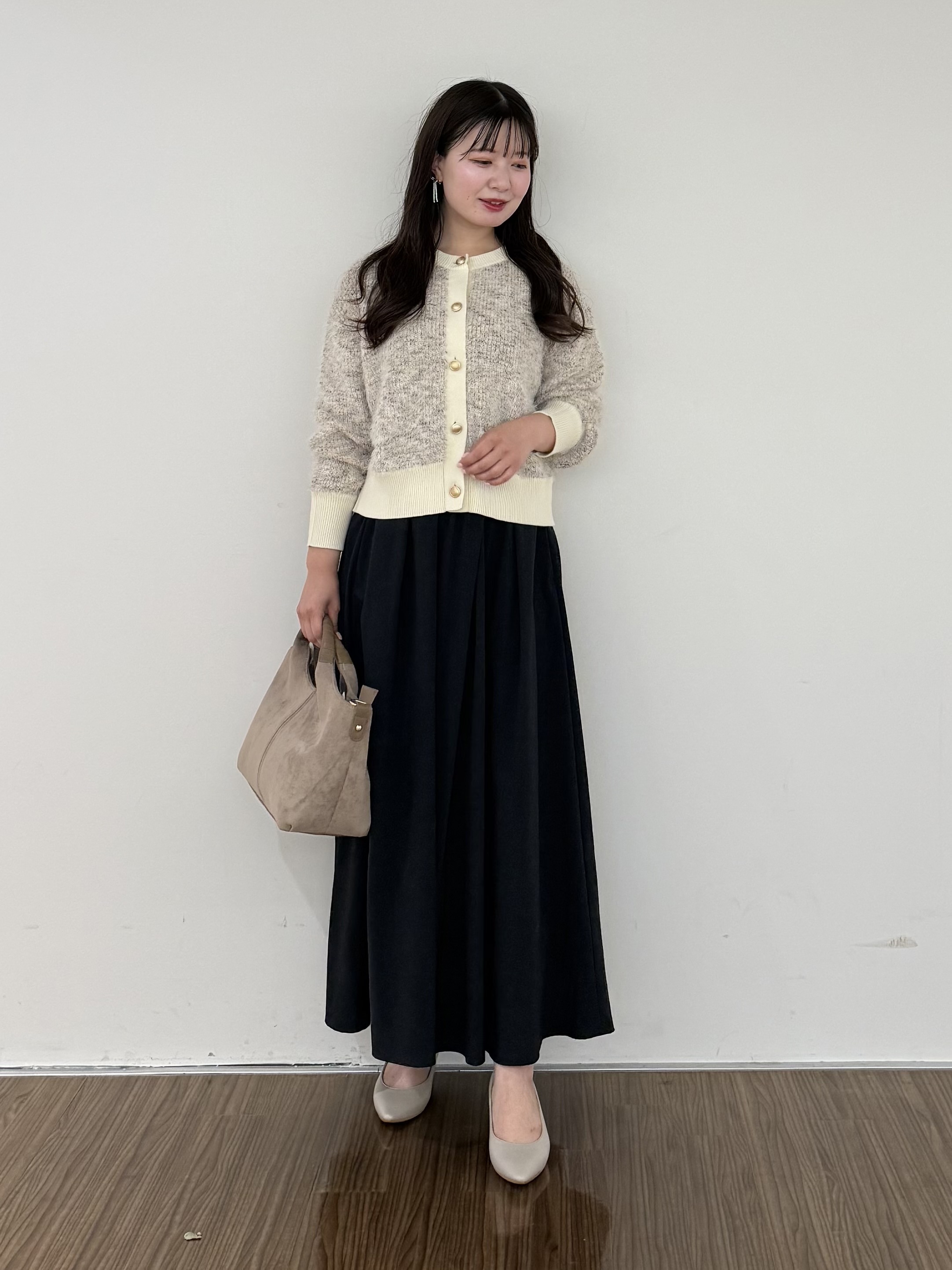 いくみさんの「INDIVI｜【撥水／裏地なし軽量】ギャザーボリュームスカート」を使ったコーディネート