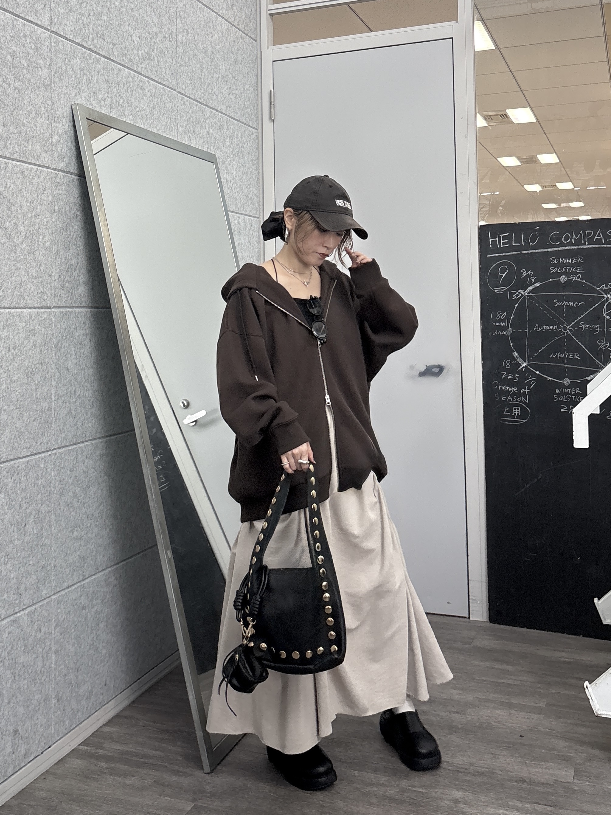 kotakiさんの「INDIVI｜ダンボールパーカー」を使ったコーディネート