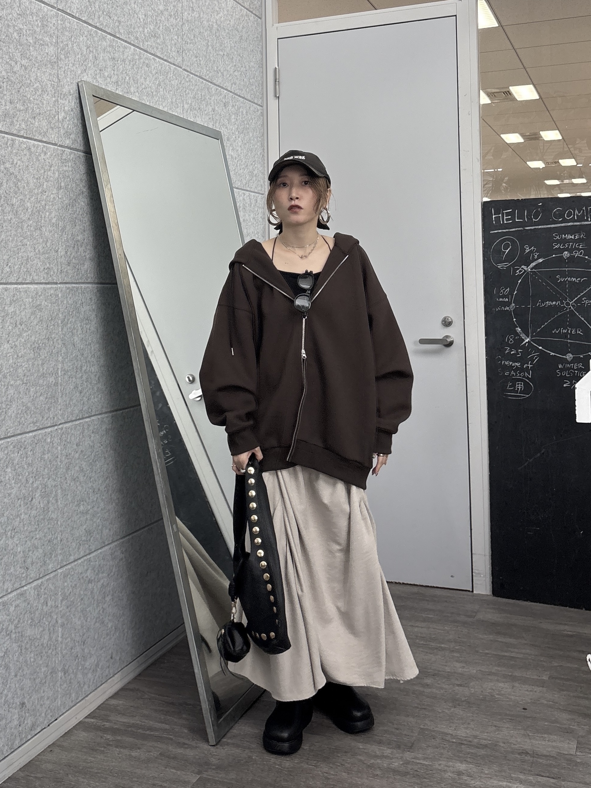 kotakiさんの「INDIVI｜ダンボールパーカー」を使ったコーディネート