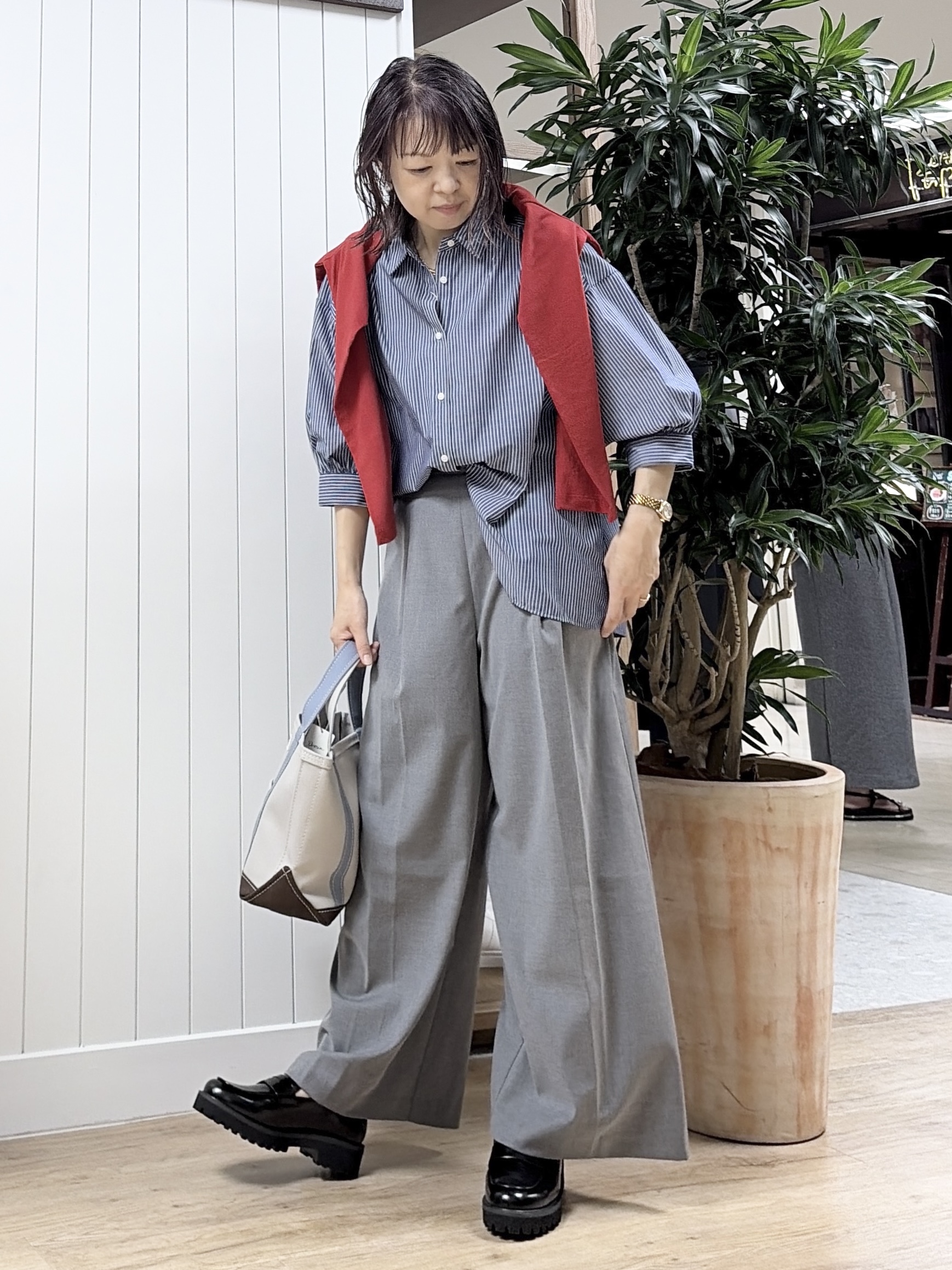 ISOさんの「Dessin｜【洗える/6色展開】リングスナップミニ裏毛カーディガン」を使ったコーディネート